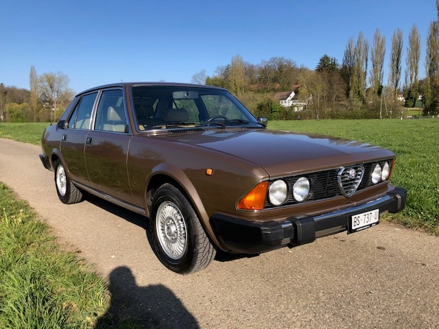 ALFA ROMEO 6-showroom-element-1