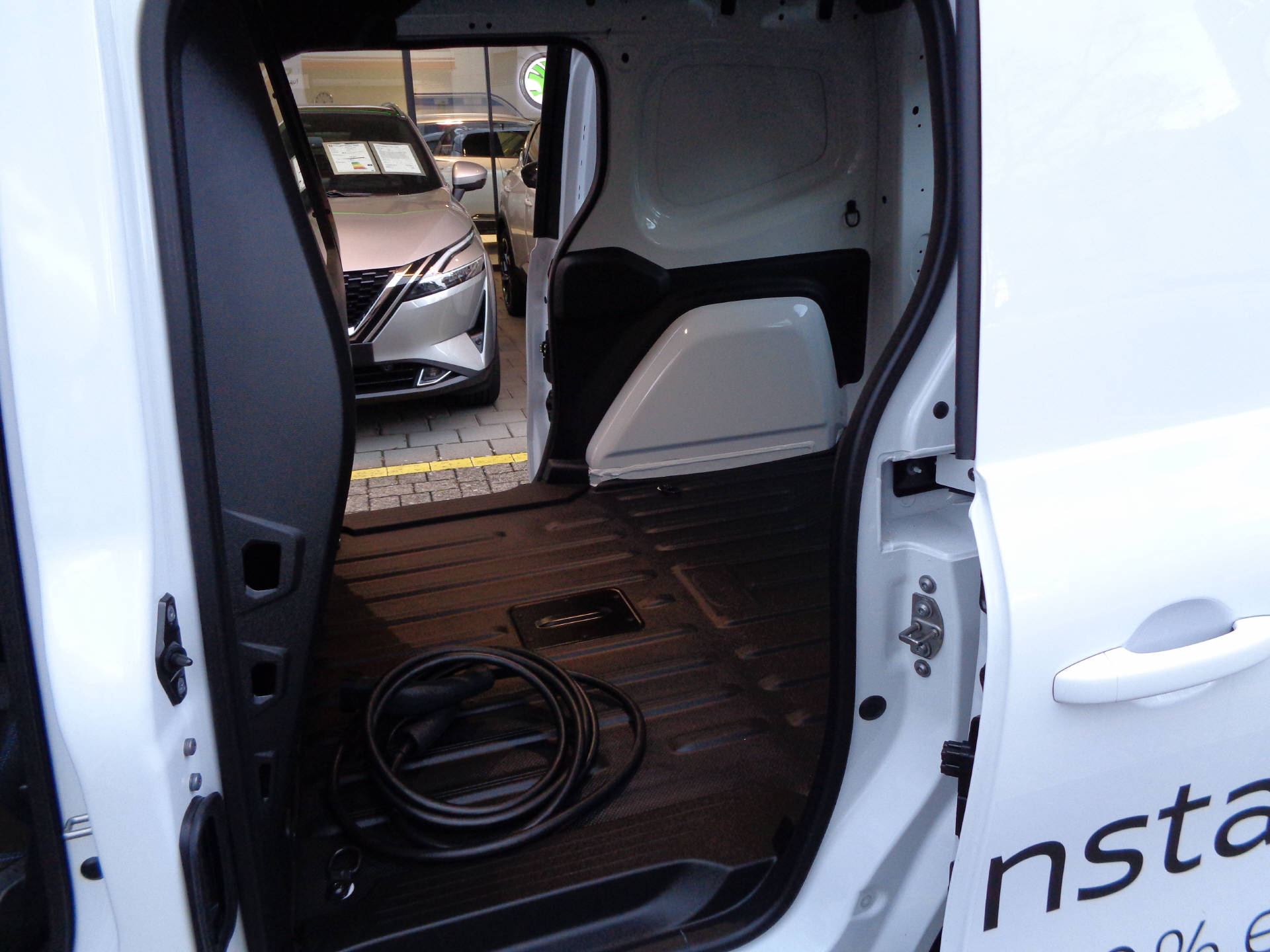 NISSAN Townstar Kaw. 2.2 t L1 EV45 22 kw Tekna-image-9