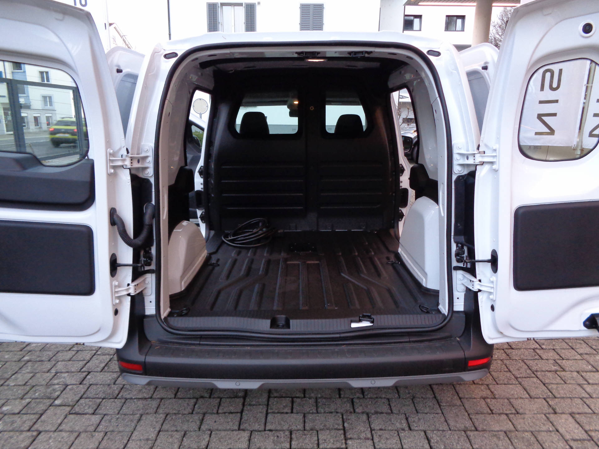 NISSAN Townstar Kaw. 2.2 t L1 EV45 22 kw Tekna-image-10