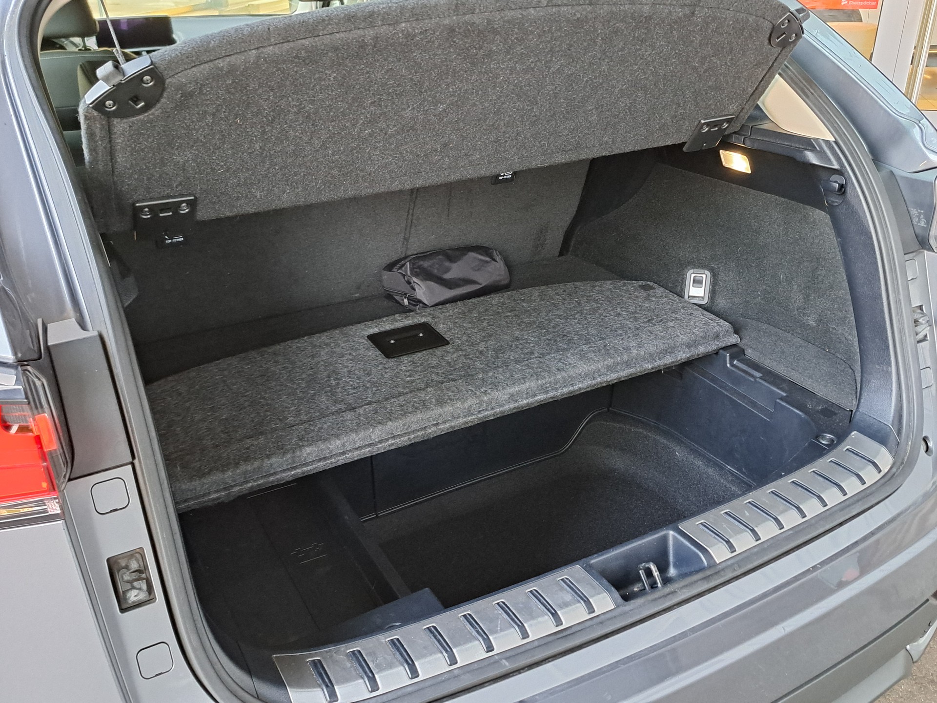 LEXUS NX 300h Comfort E-Four Automatic-image-13