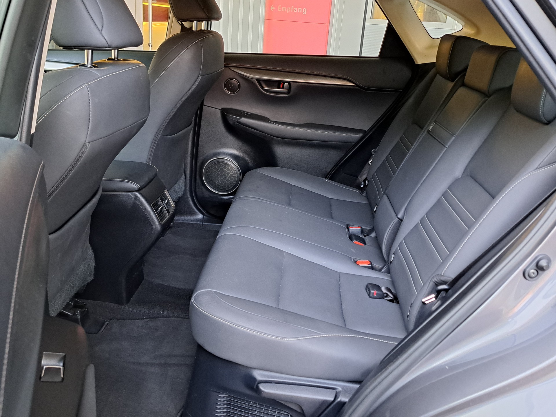 LEXUS NX 300h Comfort E-Four Automatic-image-11