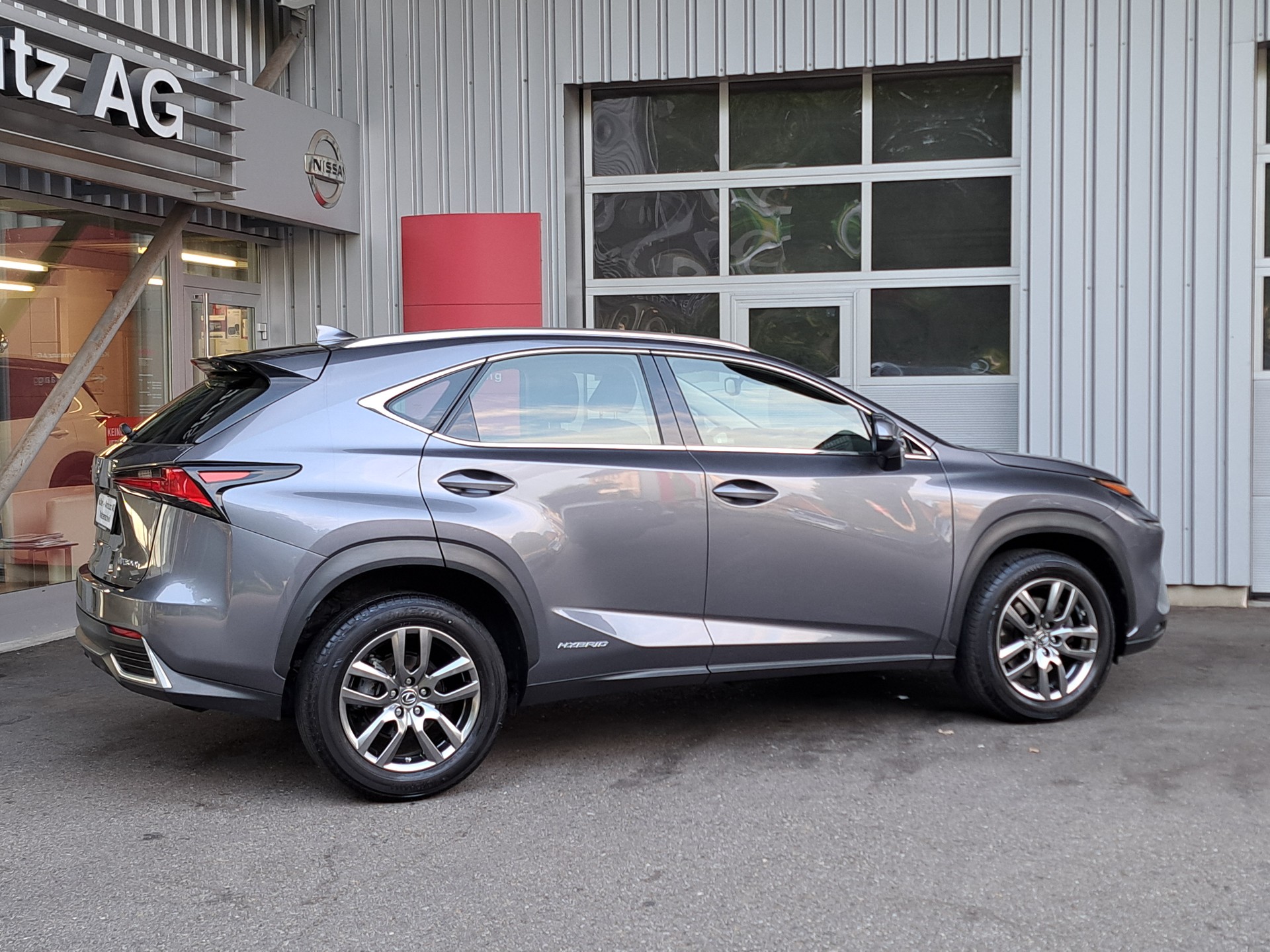 LEXUS NX 300h Comfort E-Four Automatic-image-4