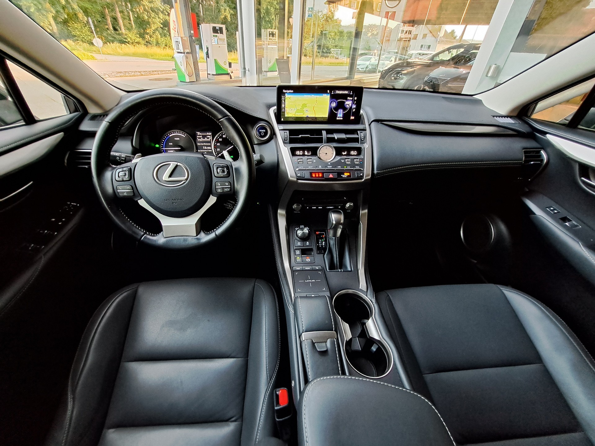 LEXUS NX 300h Comfort E-Four Automatic-image-9