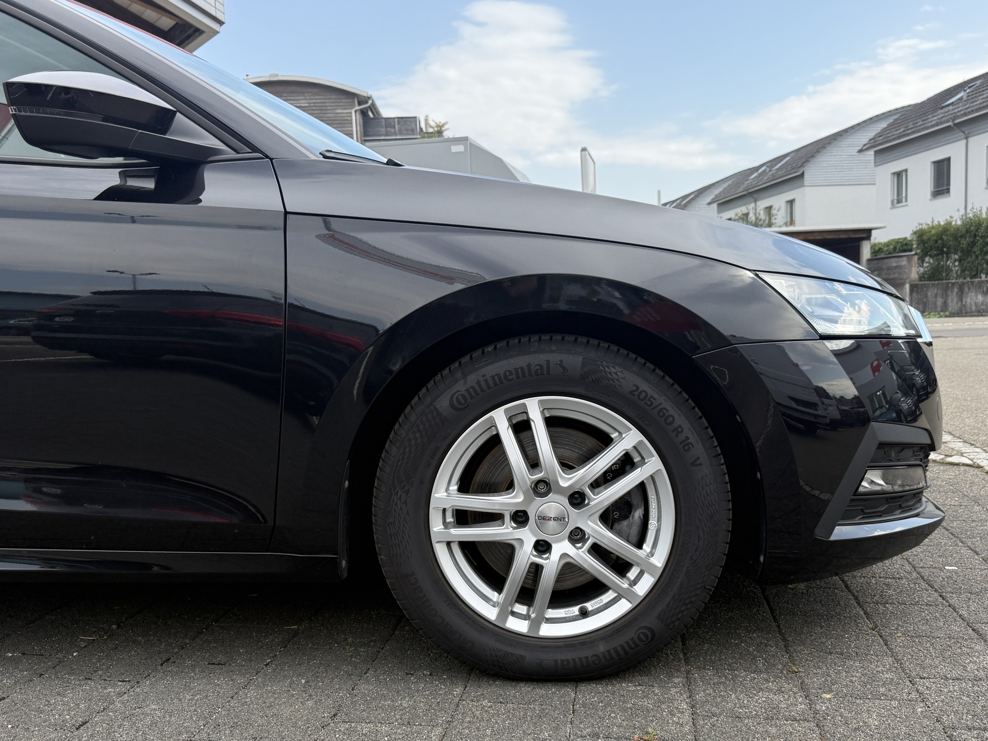 SKODA Octavia Combi 2.0 TDI Ambition 4x4 DSG-image-23