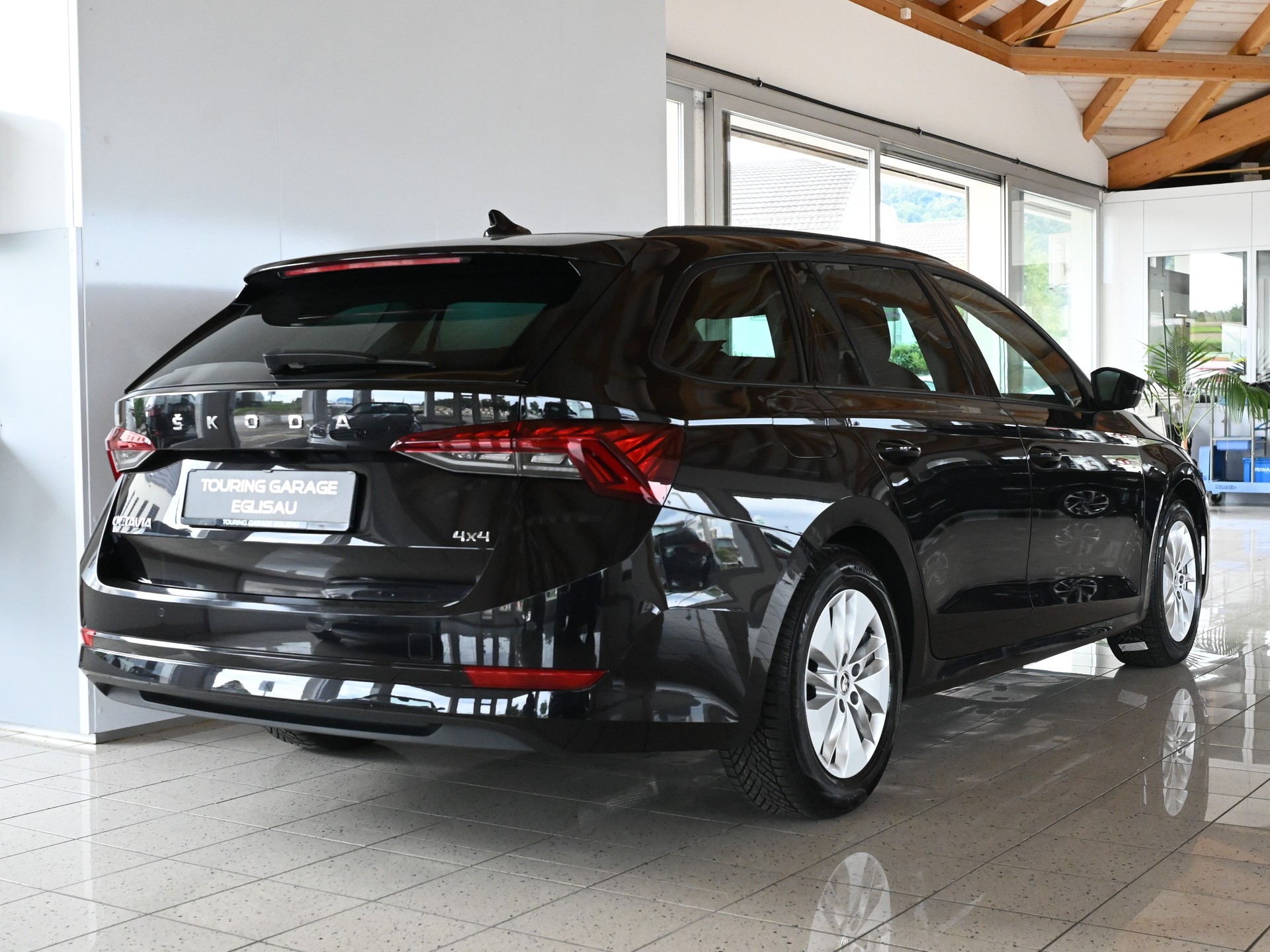 SKODA Octavia Combi 2.0 TDI Ambition 4x4 DSG-image-6