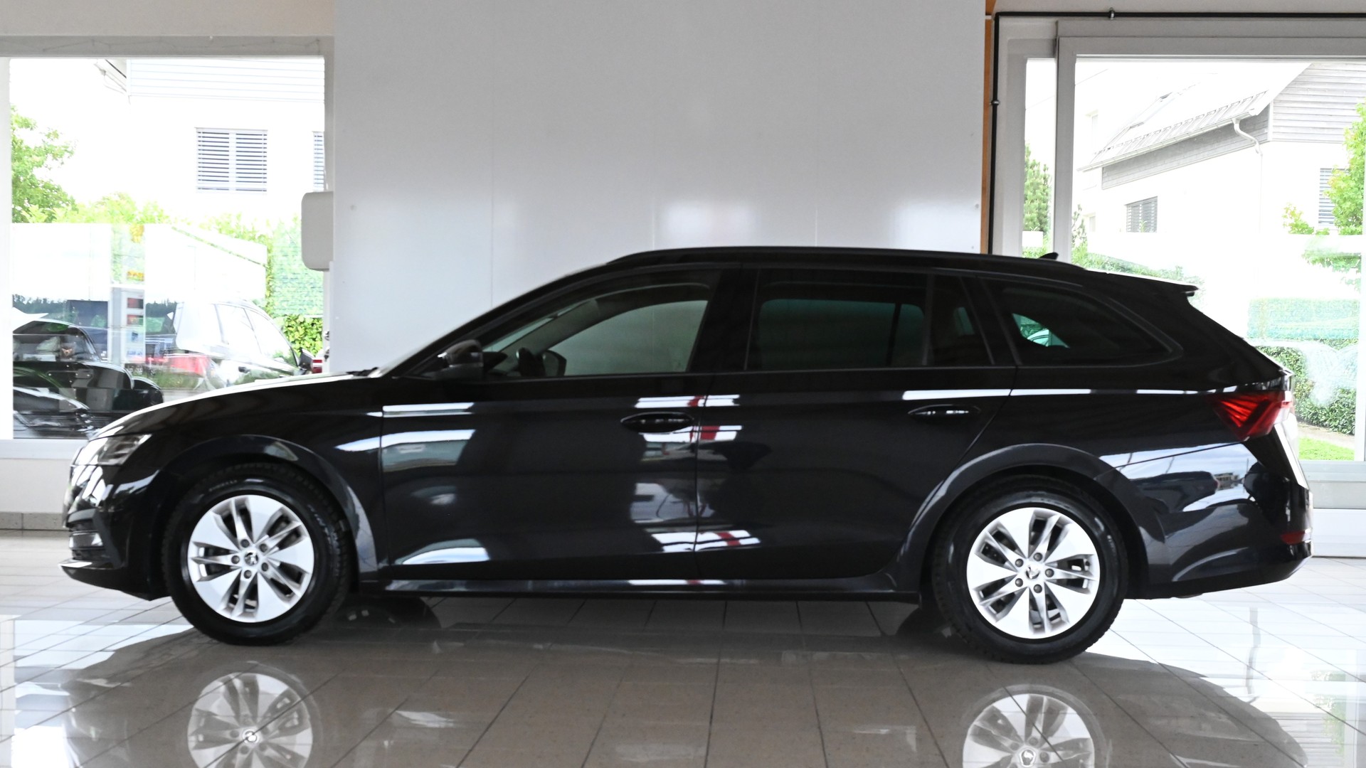SKODA Octavia Combi 2.0 TDI Ambition 4x4 DSG-showroom-element-3