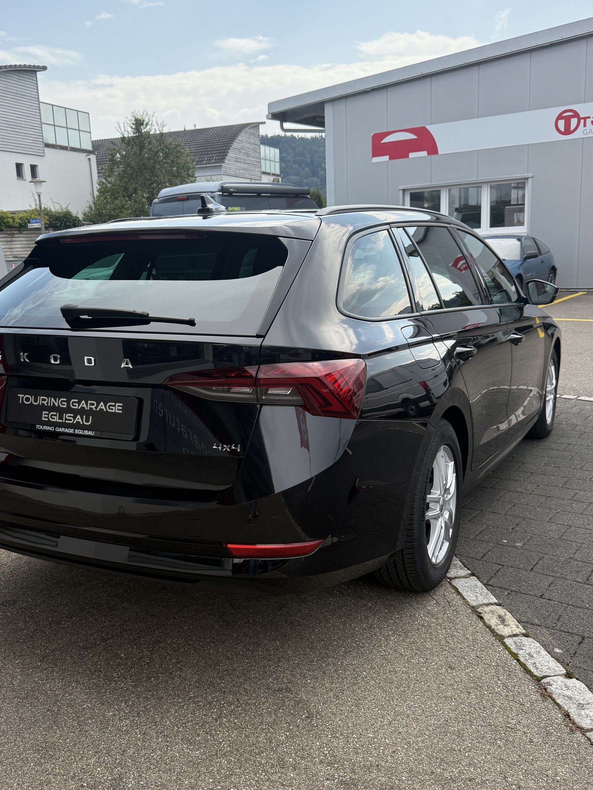 SKODA Octavia Combi 2.0 TDI Ambition 4x4 DSG-image-24