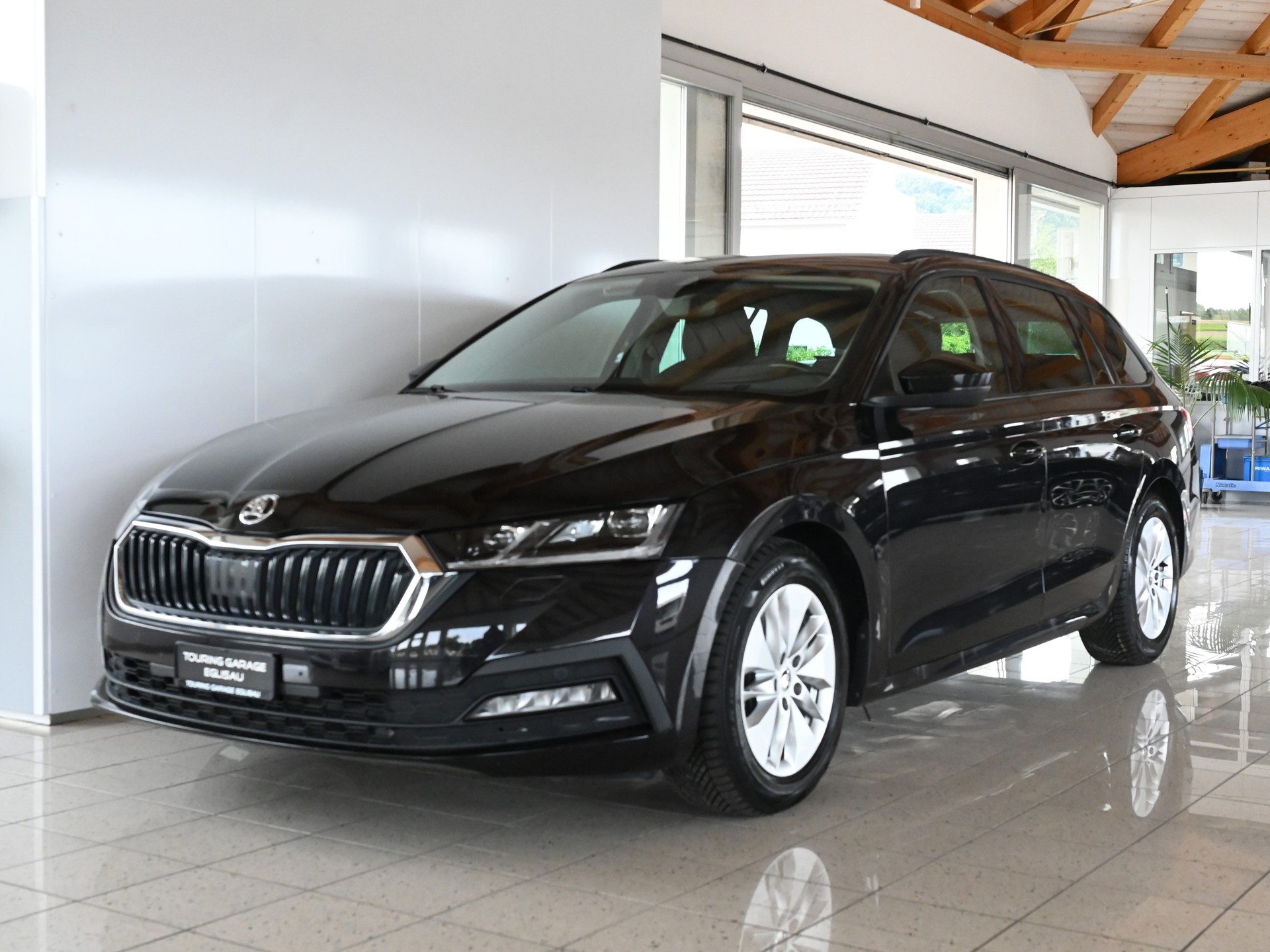 SKODA Octavia Combi 2.0 TDI Ambition 4x4 DSG-showroom-element-1