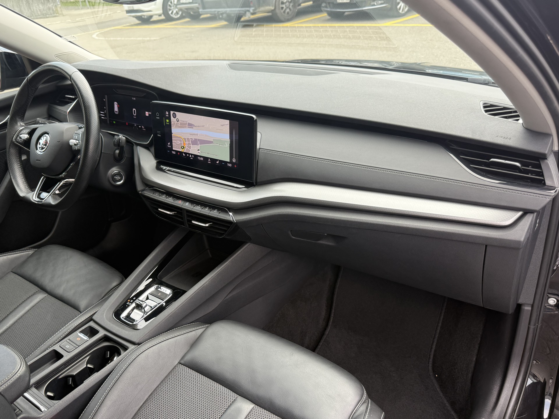 SKODA Octavia Combi 2.0 TDI Ambition 4x4 DSG-image-10