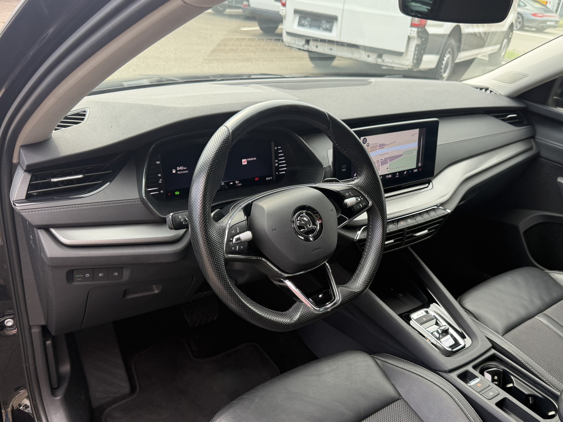 SKODA Octavia Combi 2.0 TDI Ambition 4x4 DSG-image-8