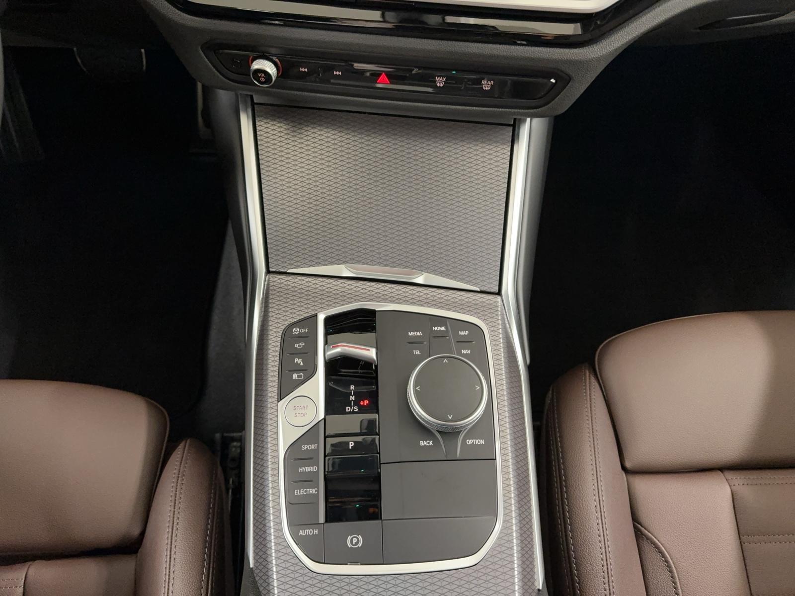 BMW 330e Limousine xDrive M Sport-image-17
