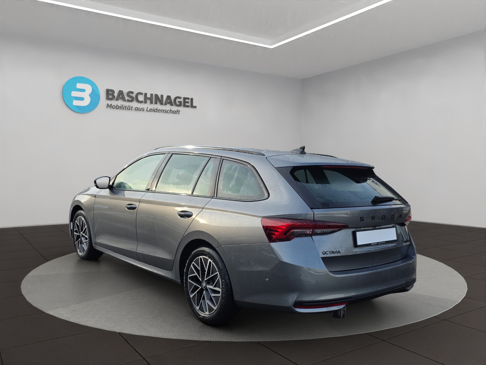 SKODA Octavia Combi 1.5 TSI mHEV DSG Sport Line-showroom-element-2