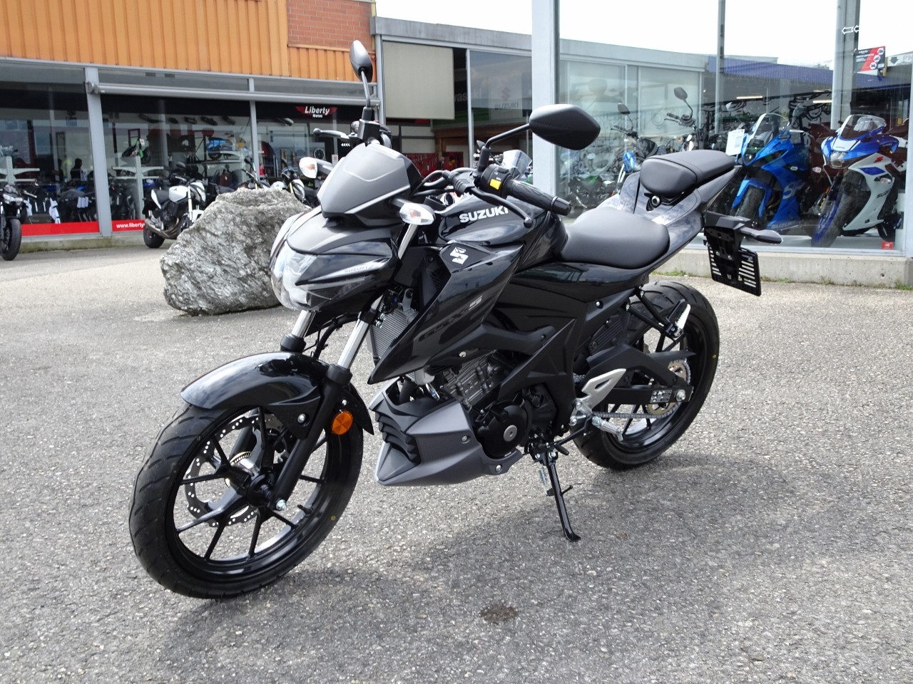SUZUKI GSX-S 125-image-3