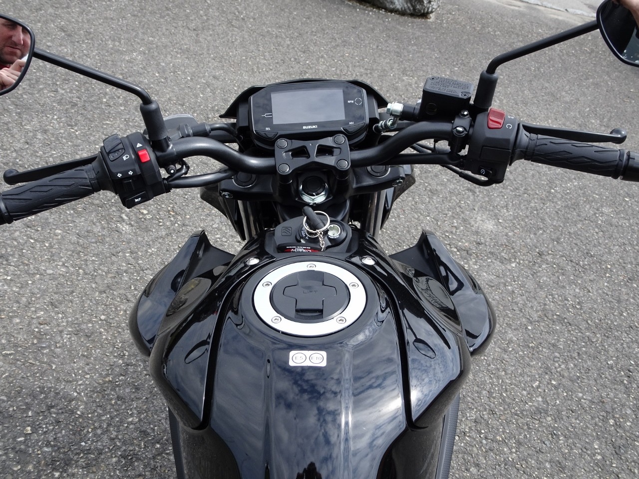 SUZUKI GSX-S 125-image-5