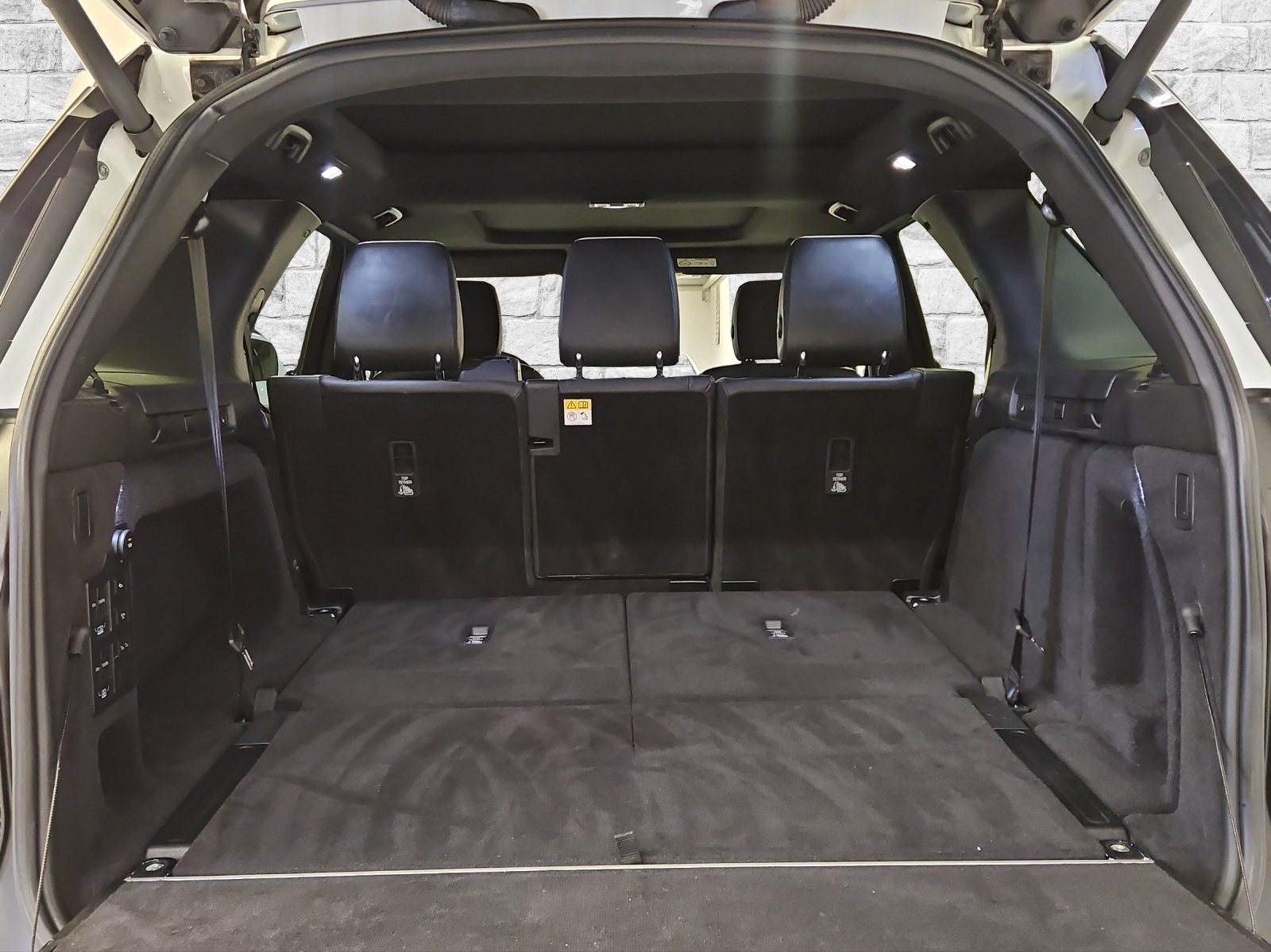 LAND ROVER Discovery 2.0 TD4 HSE-image-8