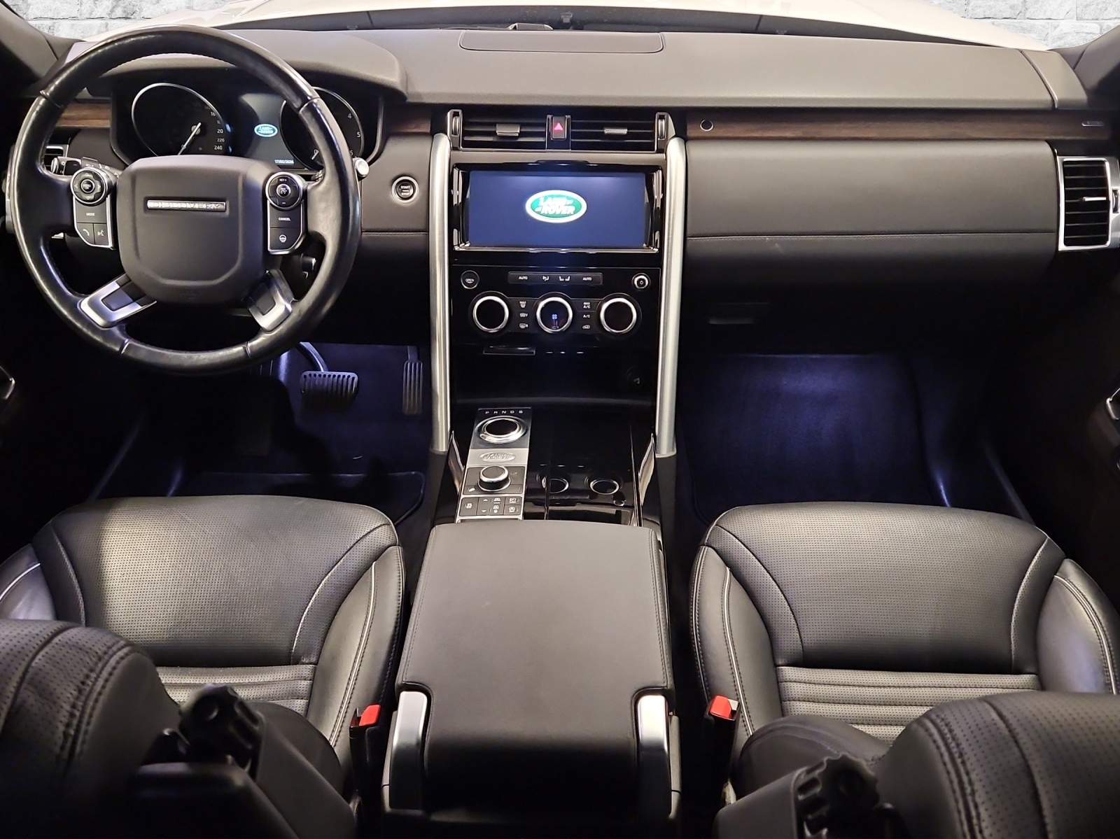 LAND ROVER Discovery 2.0 TD4 HSE-image-5
