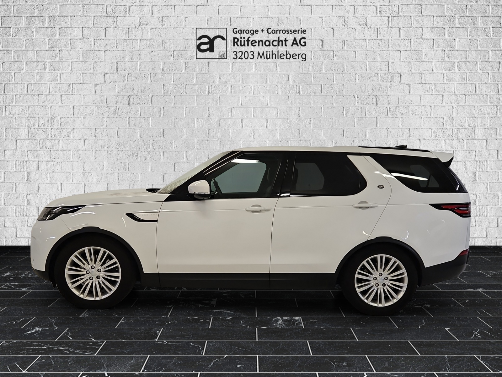 LAND ROVER Discovery 2.0 TD4 HSE-image-4
