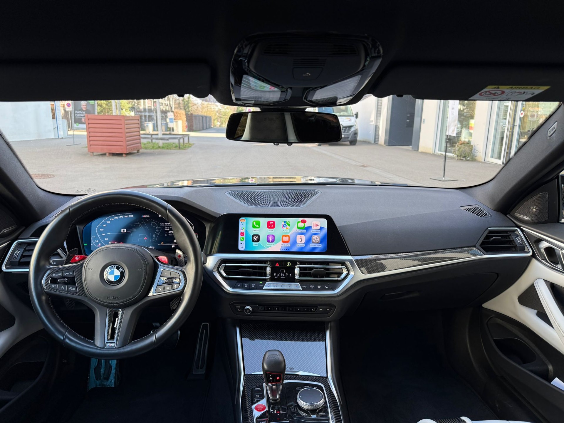BMW M4 Coupé Competition M xDrive-image-12