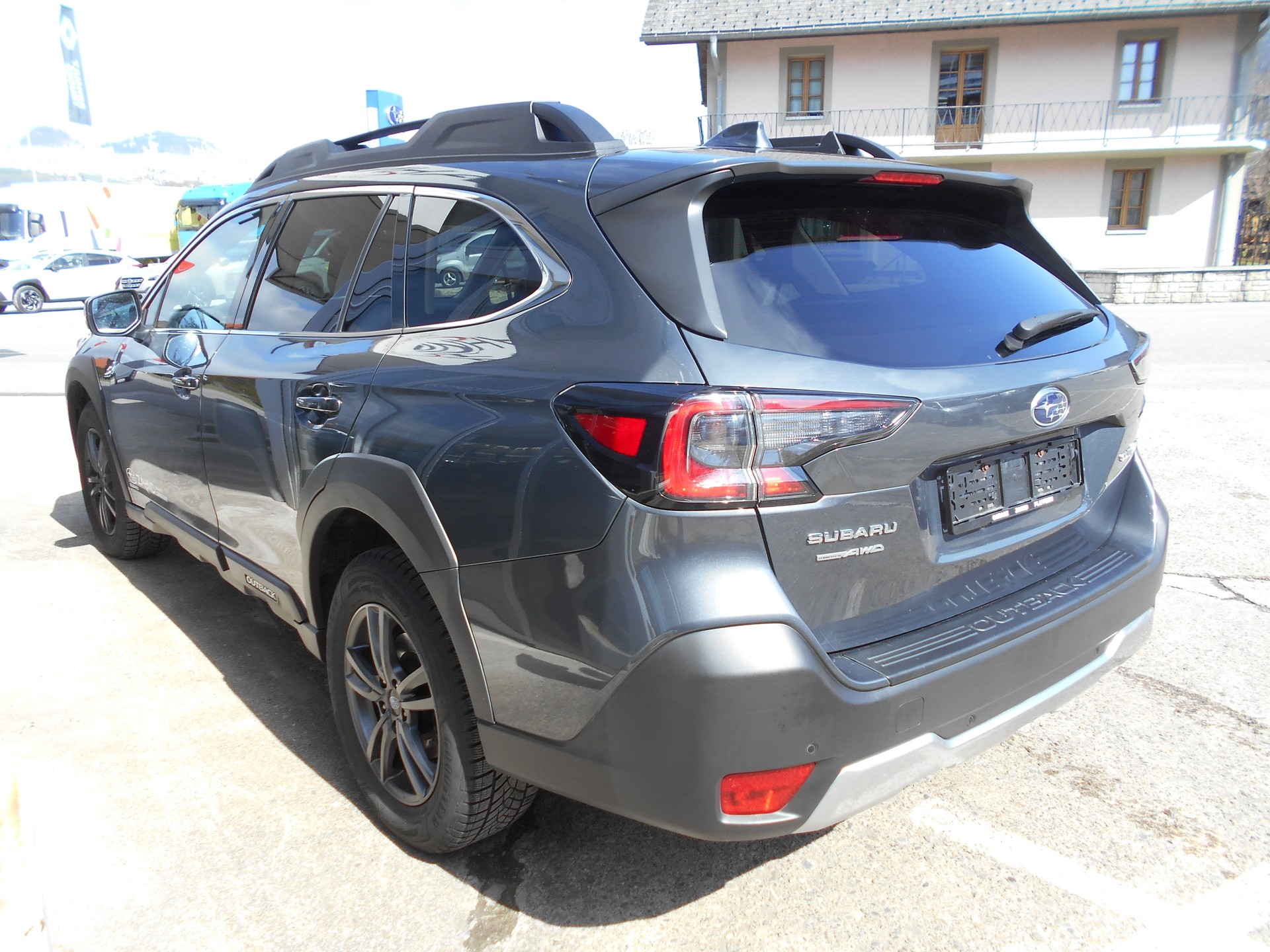 SUBARU Outback 2.5i Swiss Plus AWD Lineartronic-image-5