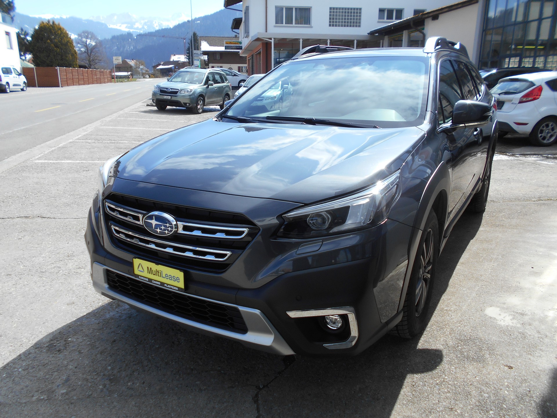 SUBARU Outback 2.5i Swiss Plus AWD Lineartronic-image-2
