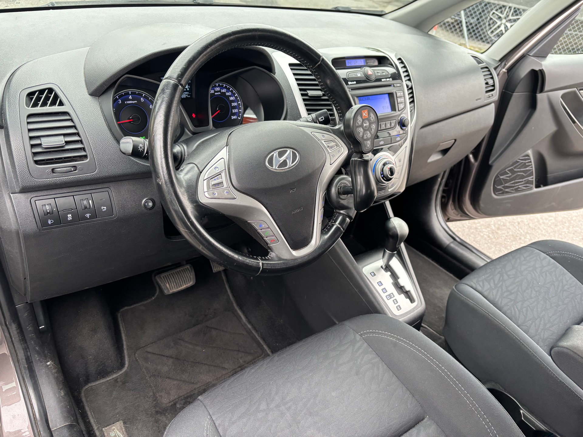 HYUNDAI iX20 1.6 Style Automatic-image-9