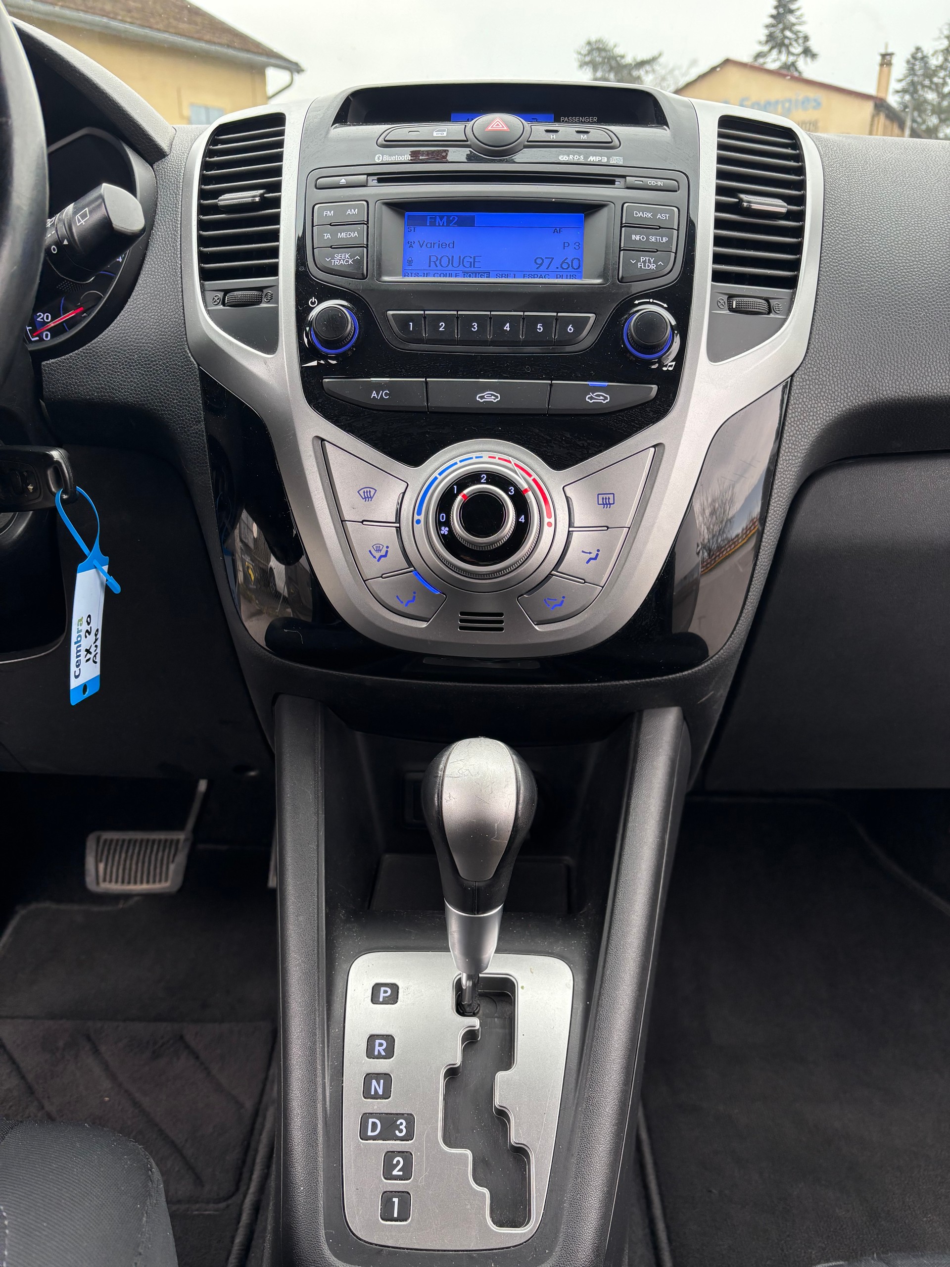 HYUNDAI iX20 1.6 Style Automatic-image-8