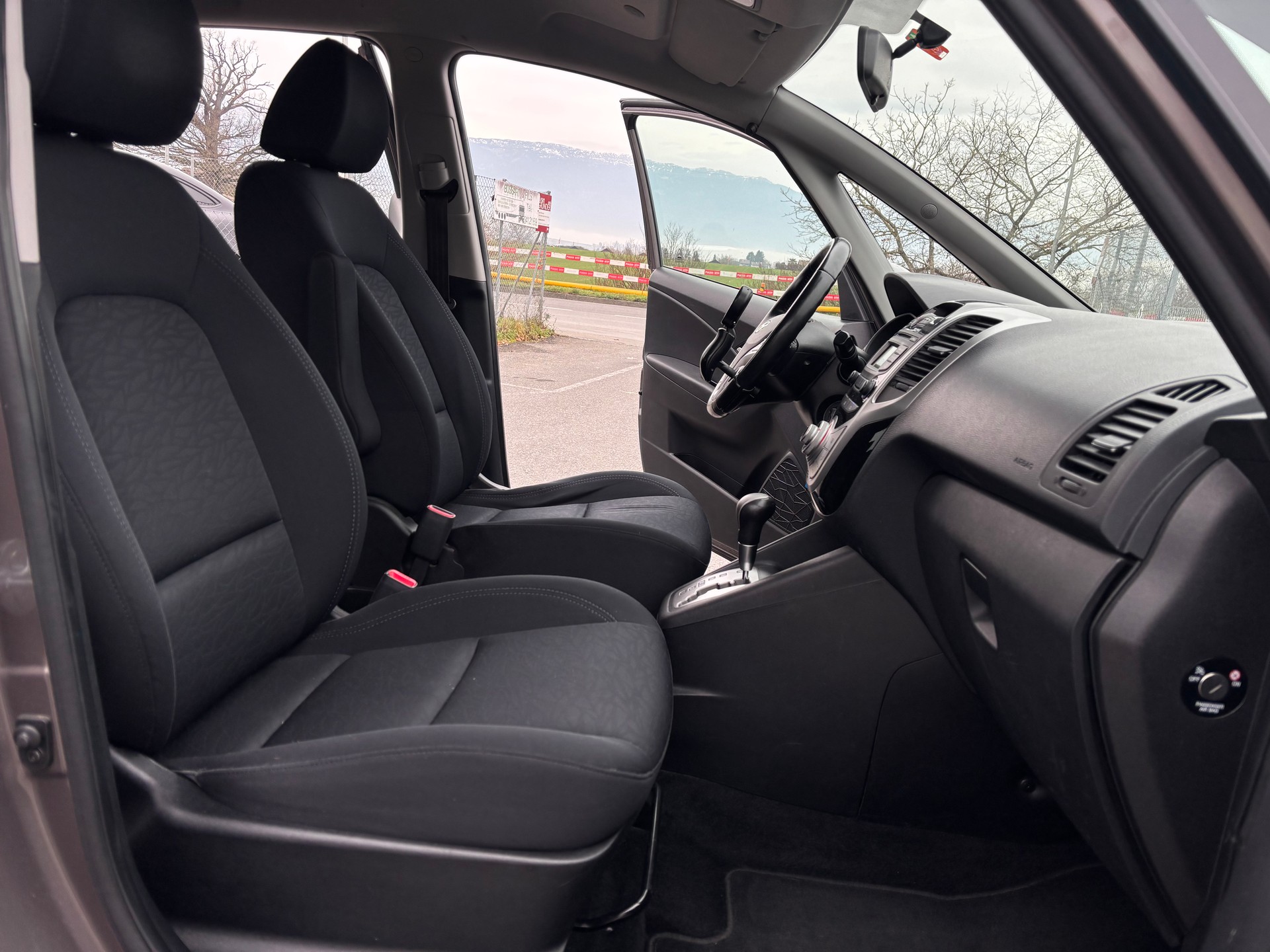 HYUNDAI iX20 1.6 Style Automatic-image-12