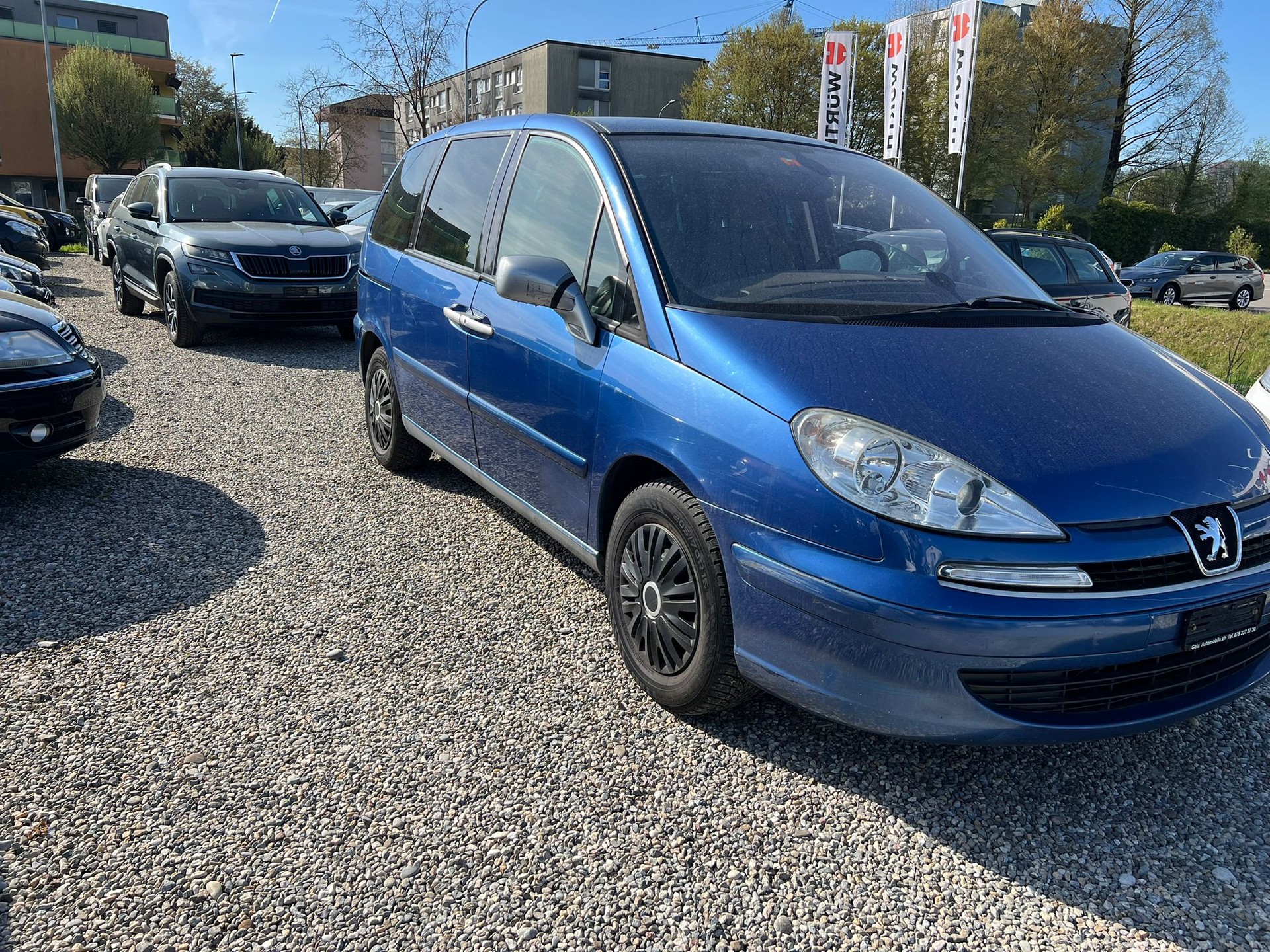PEUGEOT 807 2.0 16V HDi ST Family+-image-1