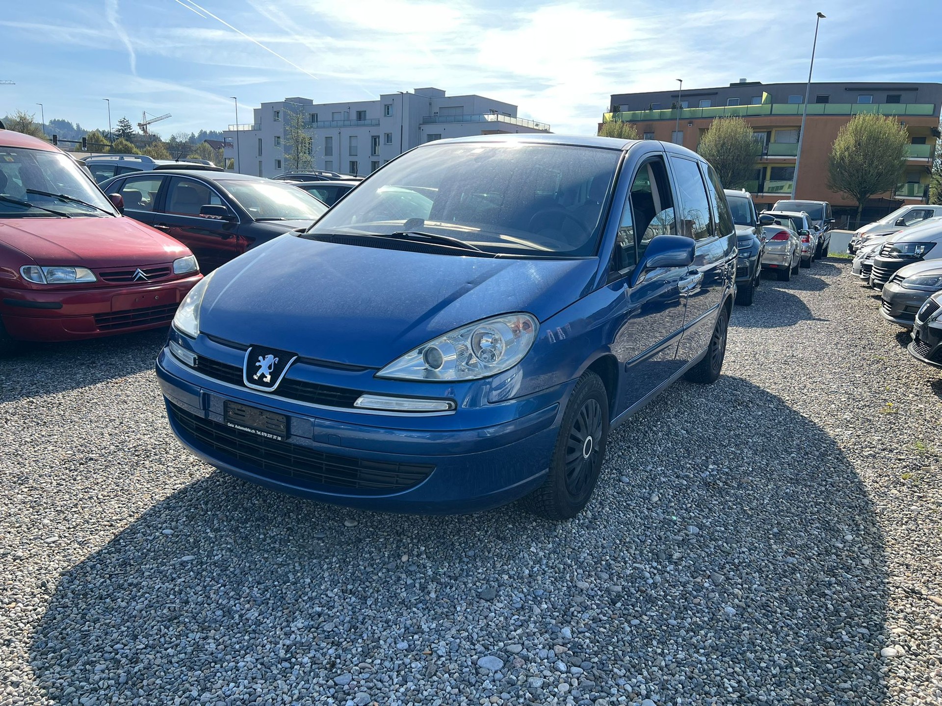 PEUGEOT 807 2.0 16V HDi ST Family+-image-2