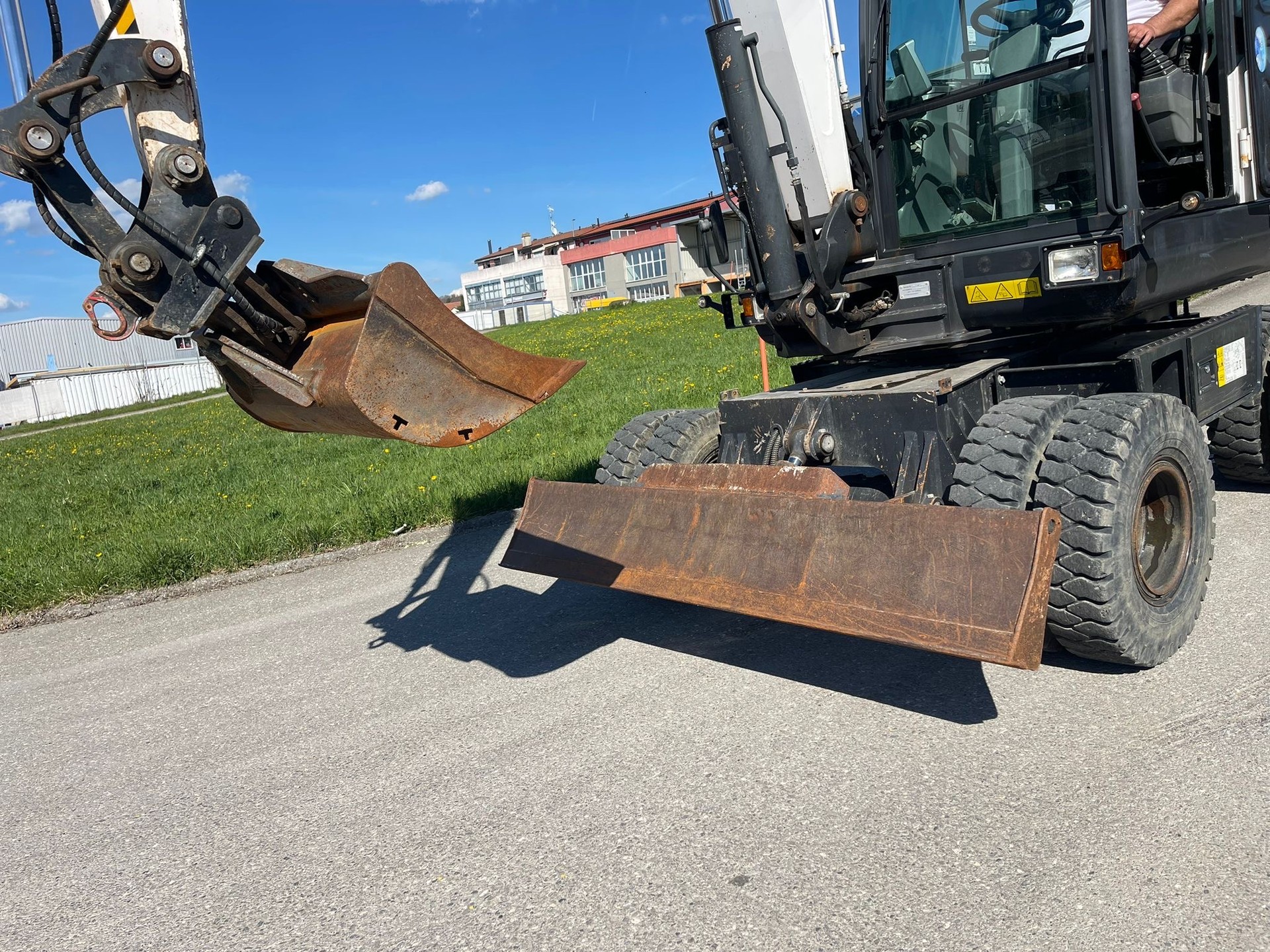 MERCEDES-BENZ Bobcat E55W-image-4