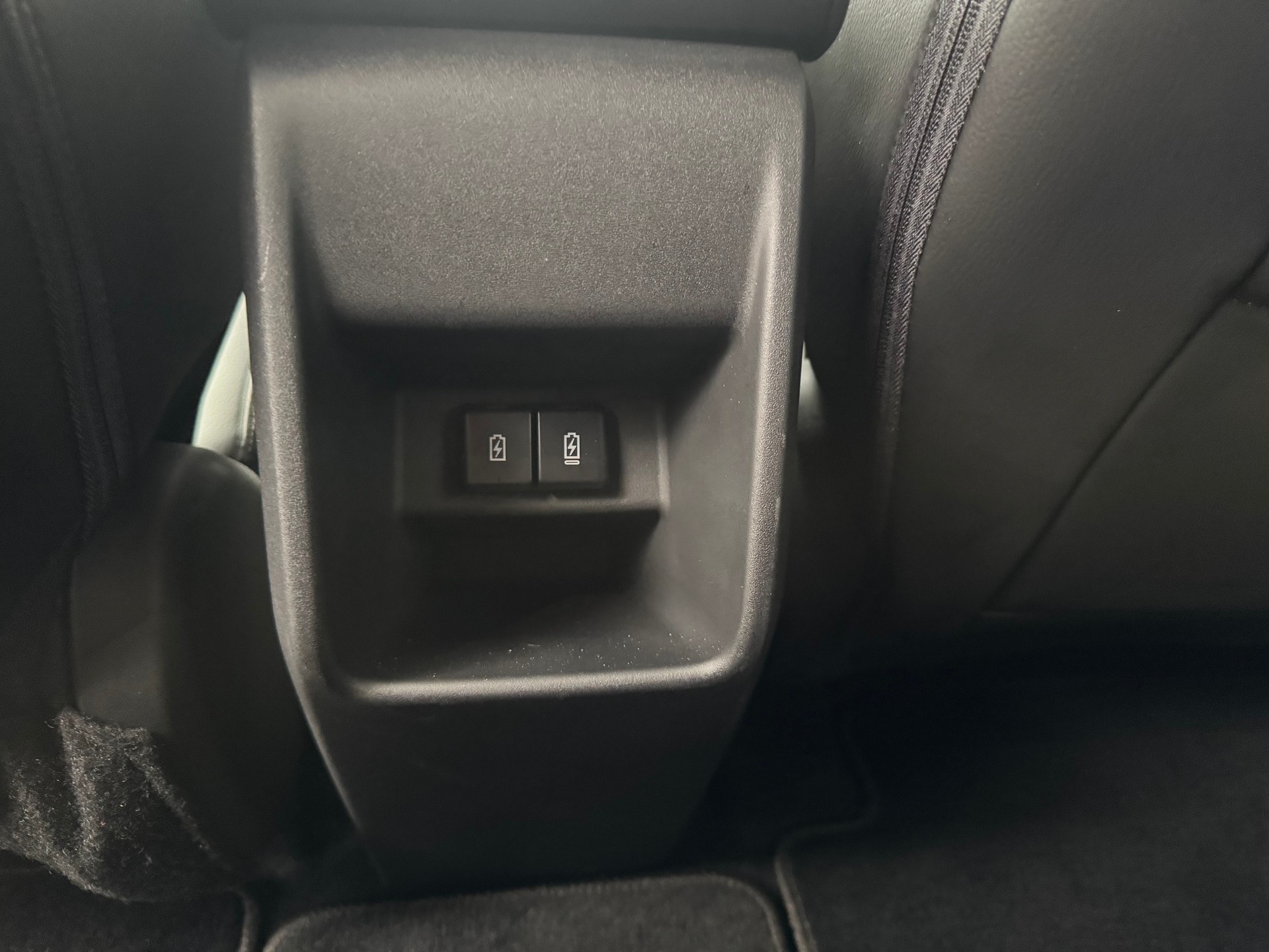 SUZUKI E-VITARA-image-15