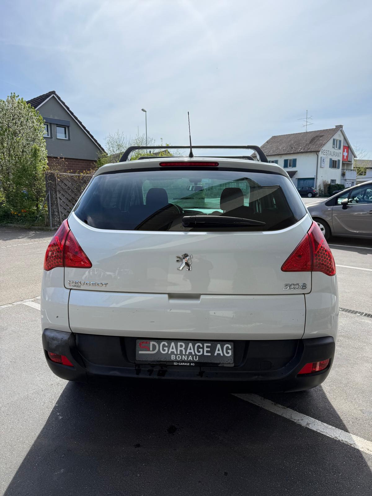 PEUGEOT 3008 1.6 HDI Sport EGS6-image-4