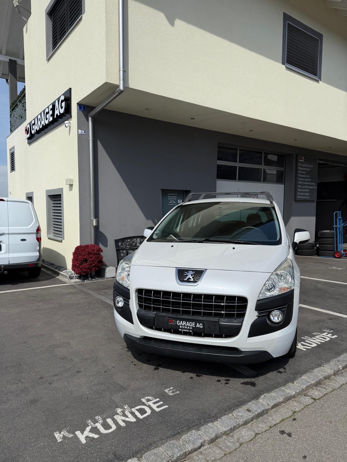 PEUGEOT 3008 1.6 HDI Sport EGS6-image-2