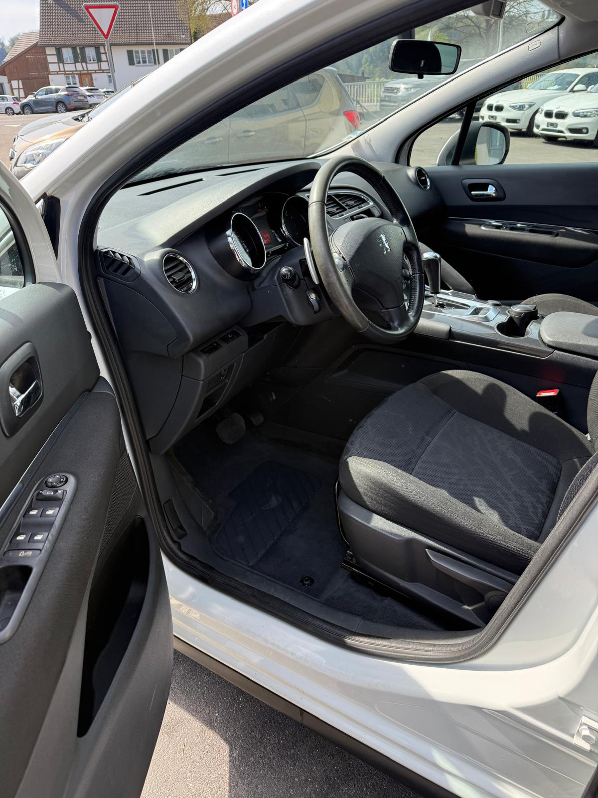 PEUGEOT 3008 1.6 HDI Sport EGS6-image-6