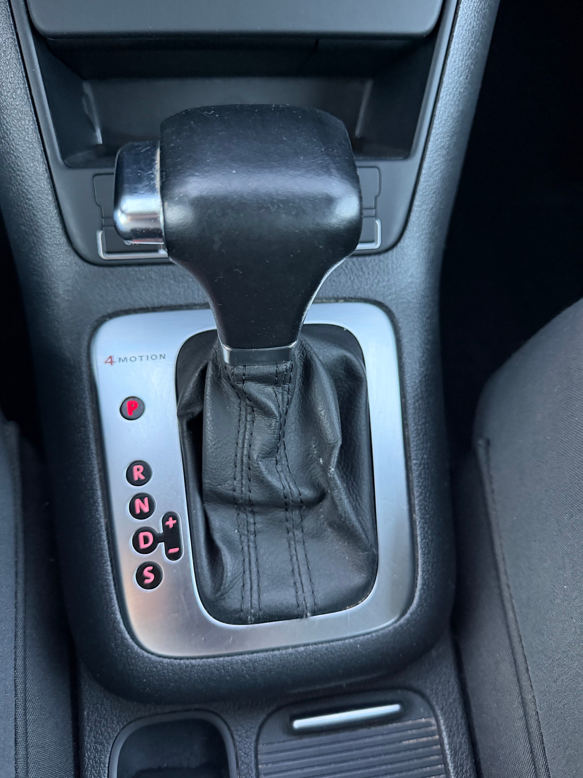 VW Tiguan 2.0 TSI Track&Field Tiptronic-image-10