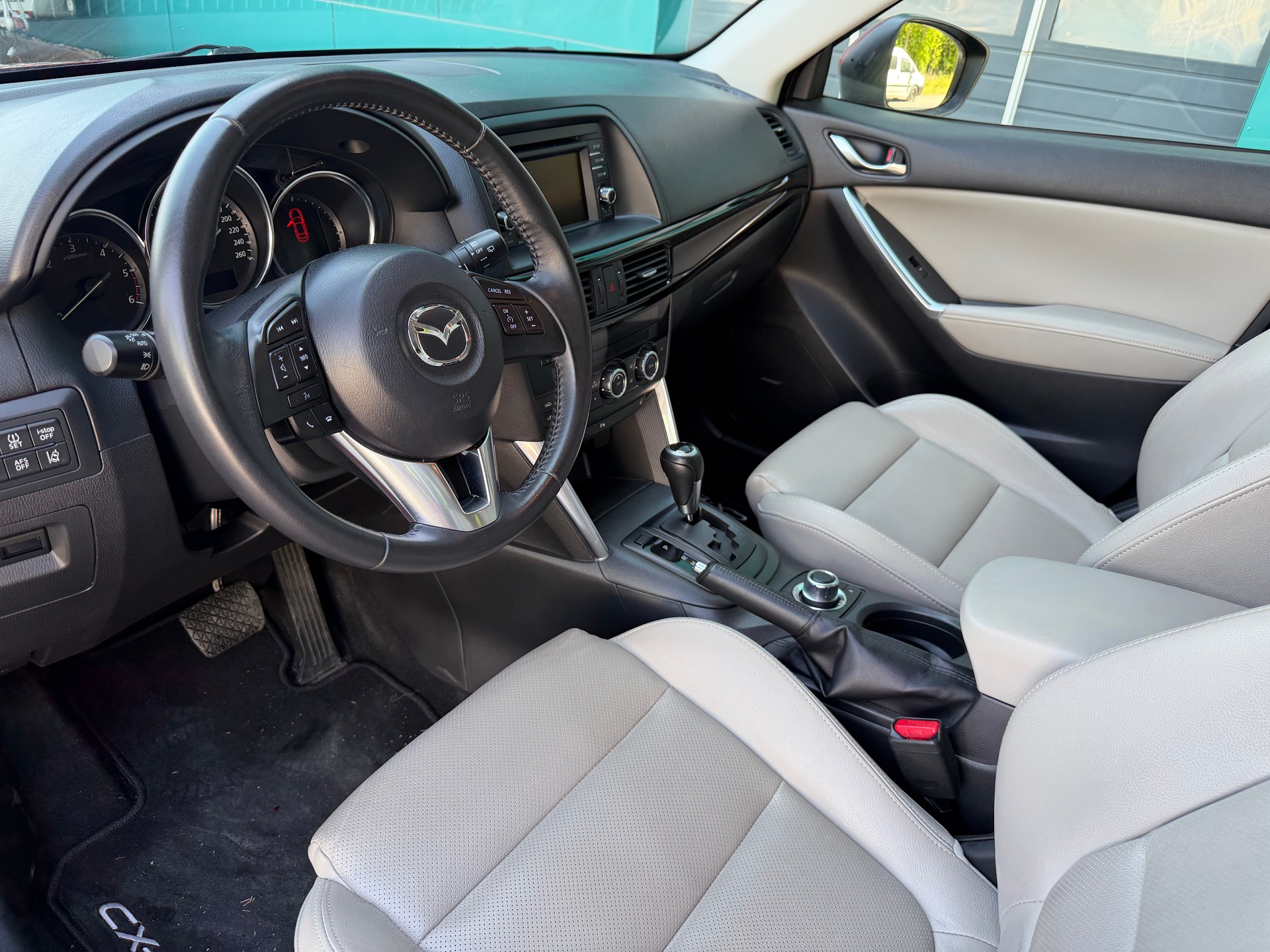 MAZDA CX-5 2.2 D HP Revolution AWD Automatic-image-8