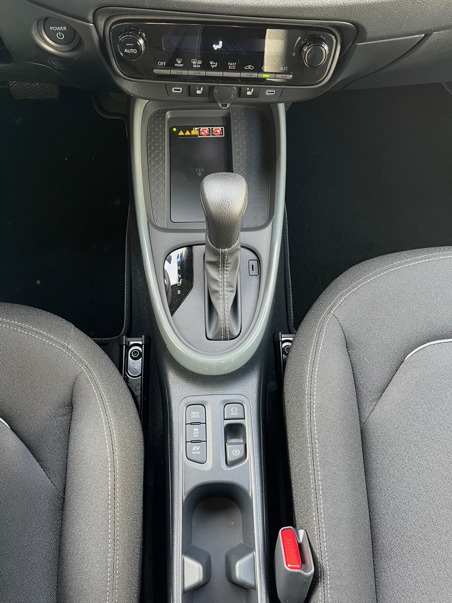 TOYOTA Aygo X 1.5 Comfort e-CVT-image-14