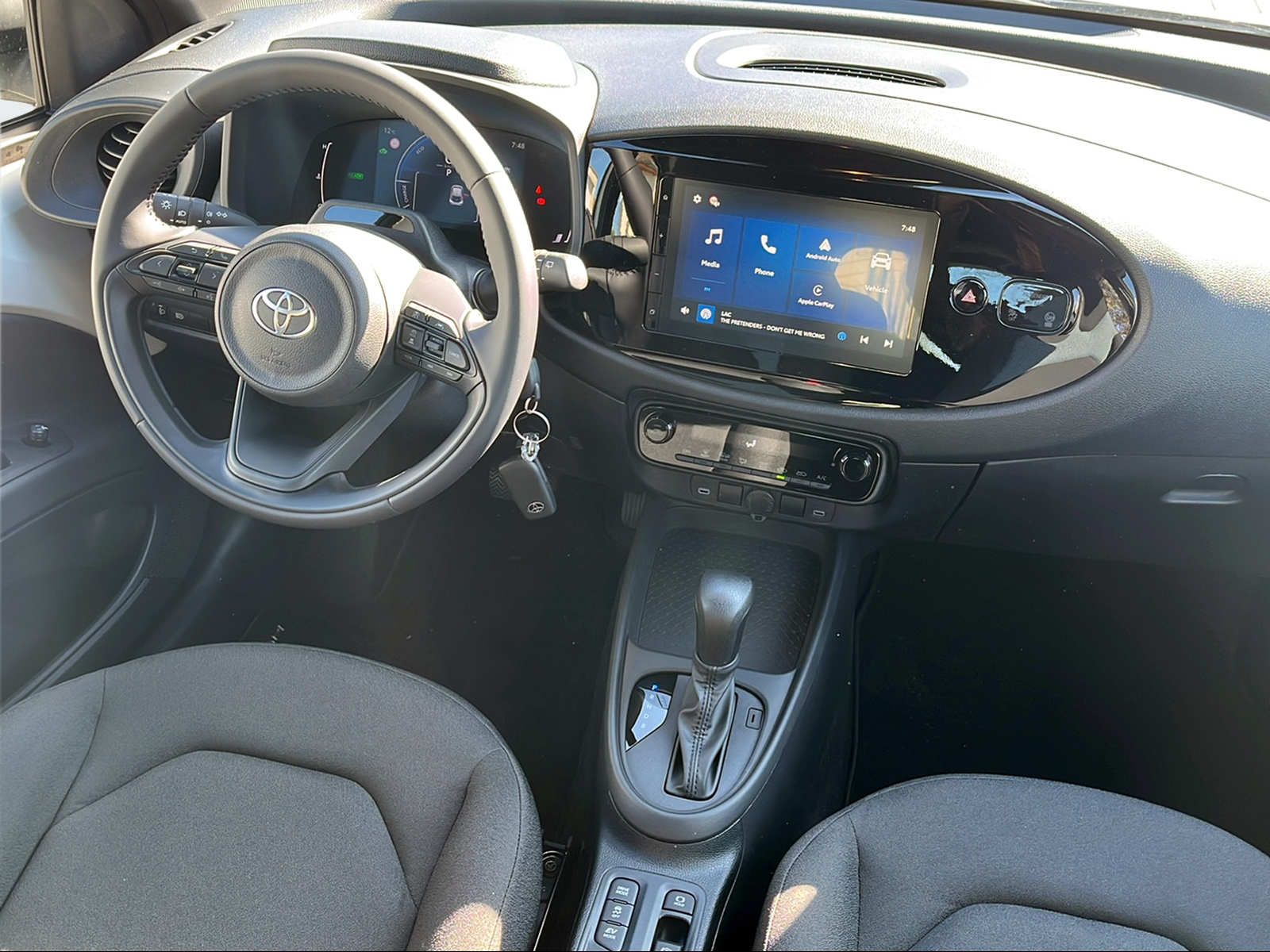 TOYOTA Aygo X 1.5 Comfort e-CVT-image-7
