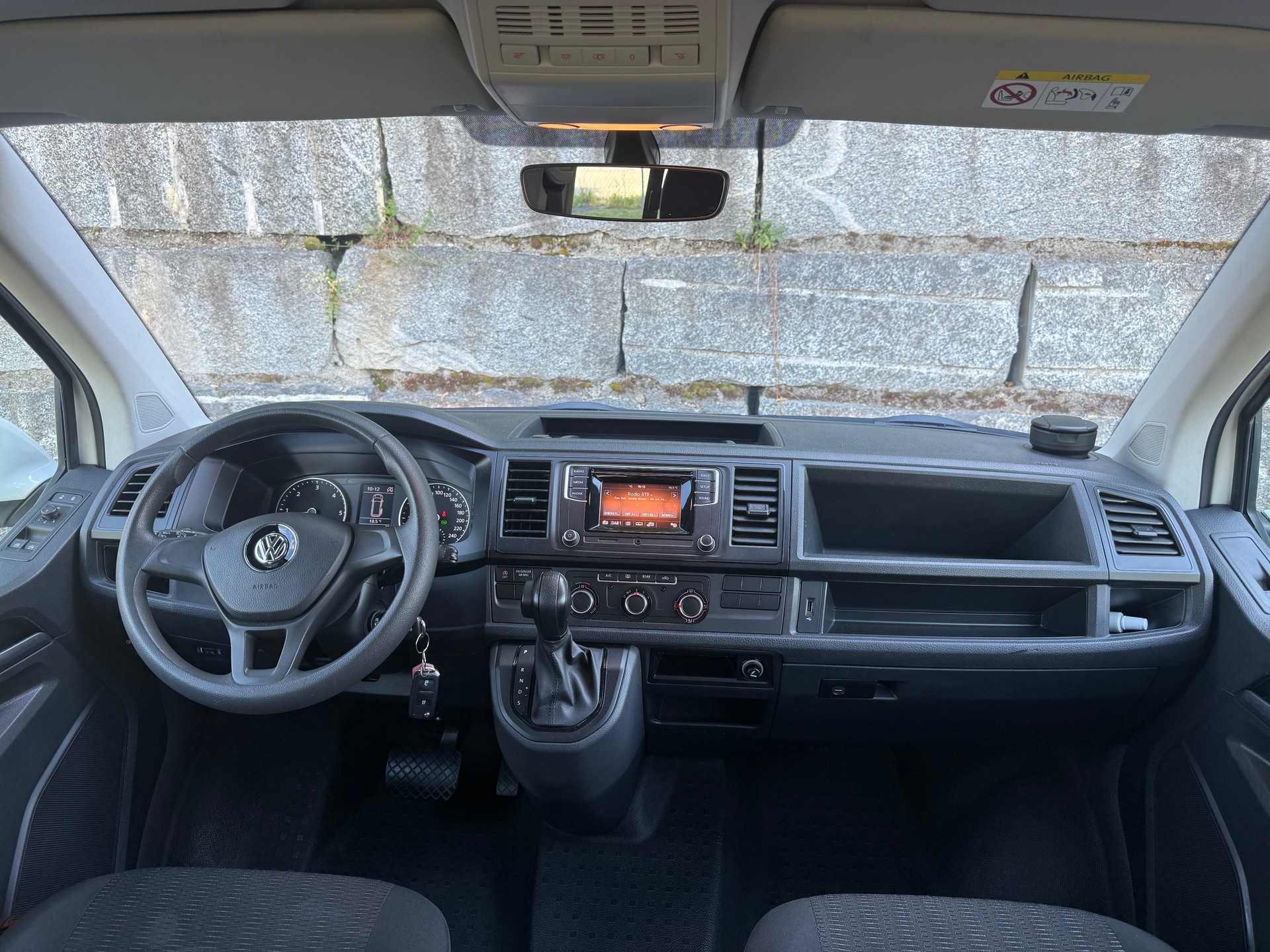 VW T6 2.0 TDI DSG Caravelle-image-5