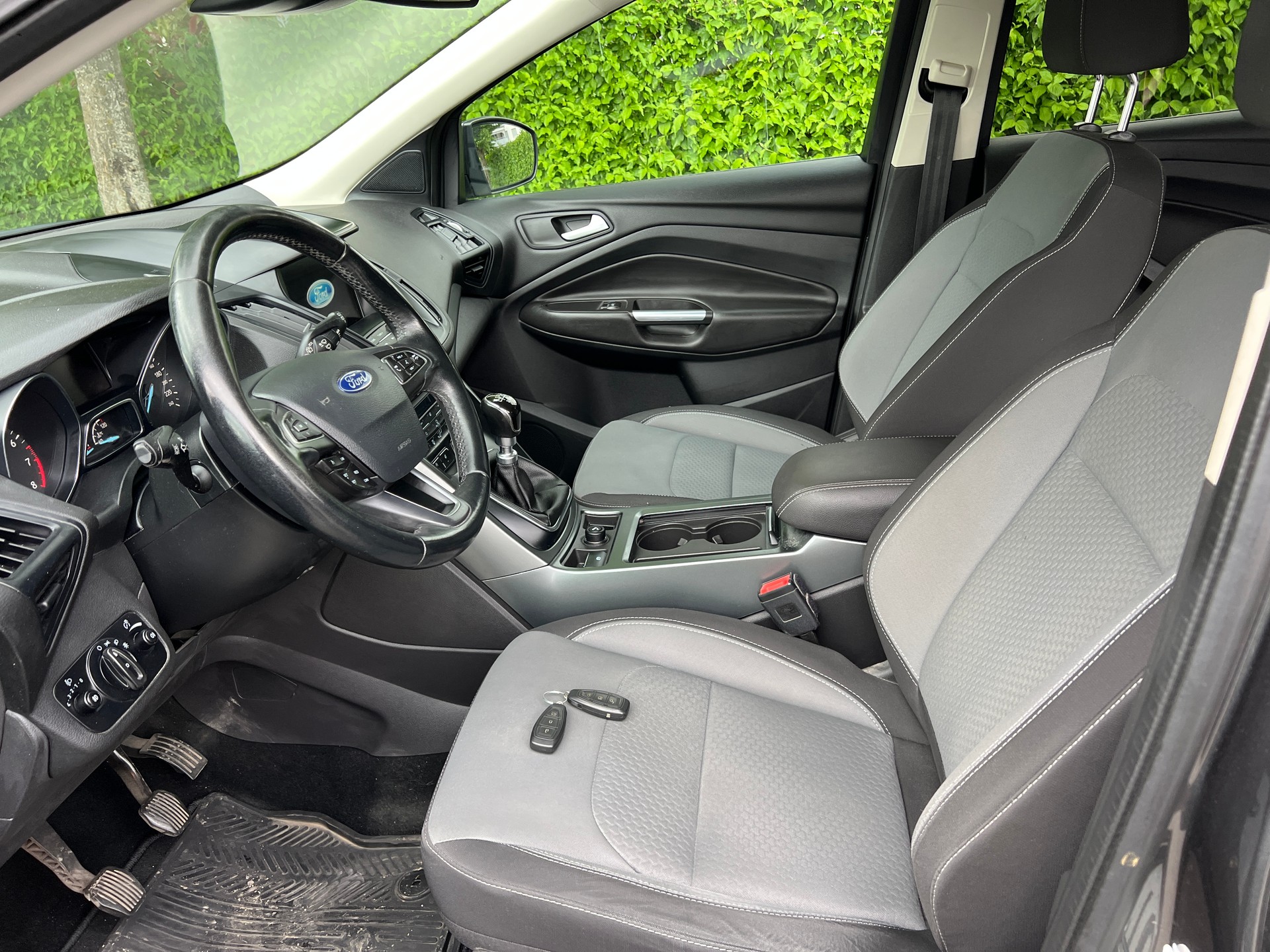 FORD Kuga 1.5 SCTi Business 2WD-image-10