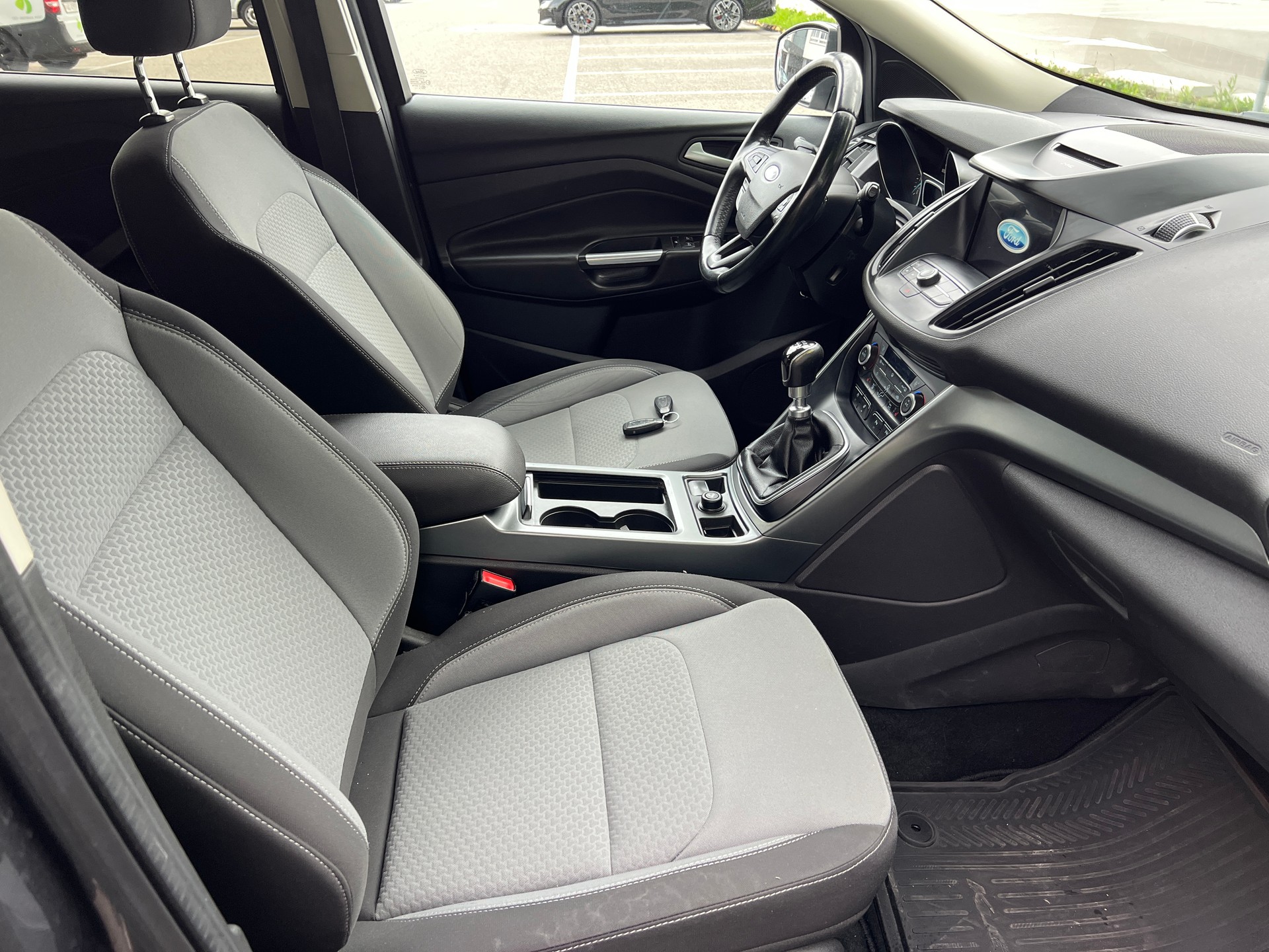 FORD Kuga 1.5 SCTi Business 2WD-image-12