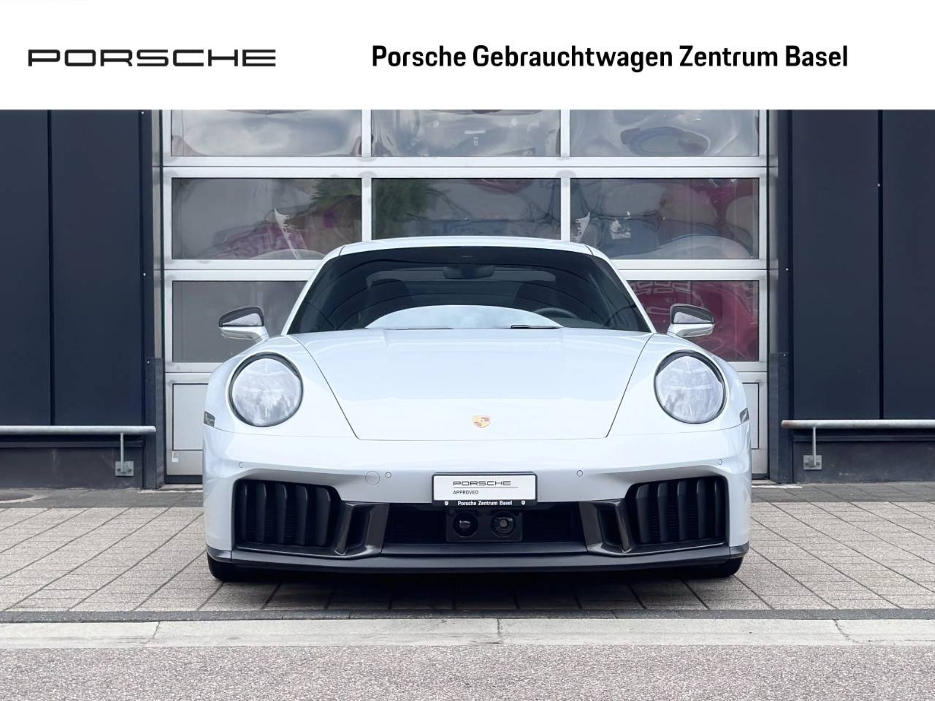 PORSCHE 911 Carrera 4 GTS-image-6