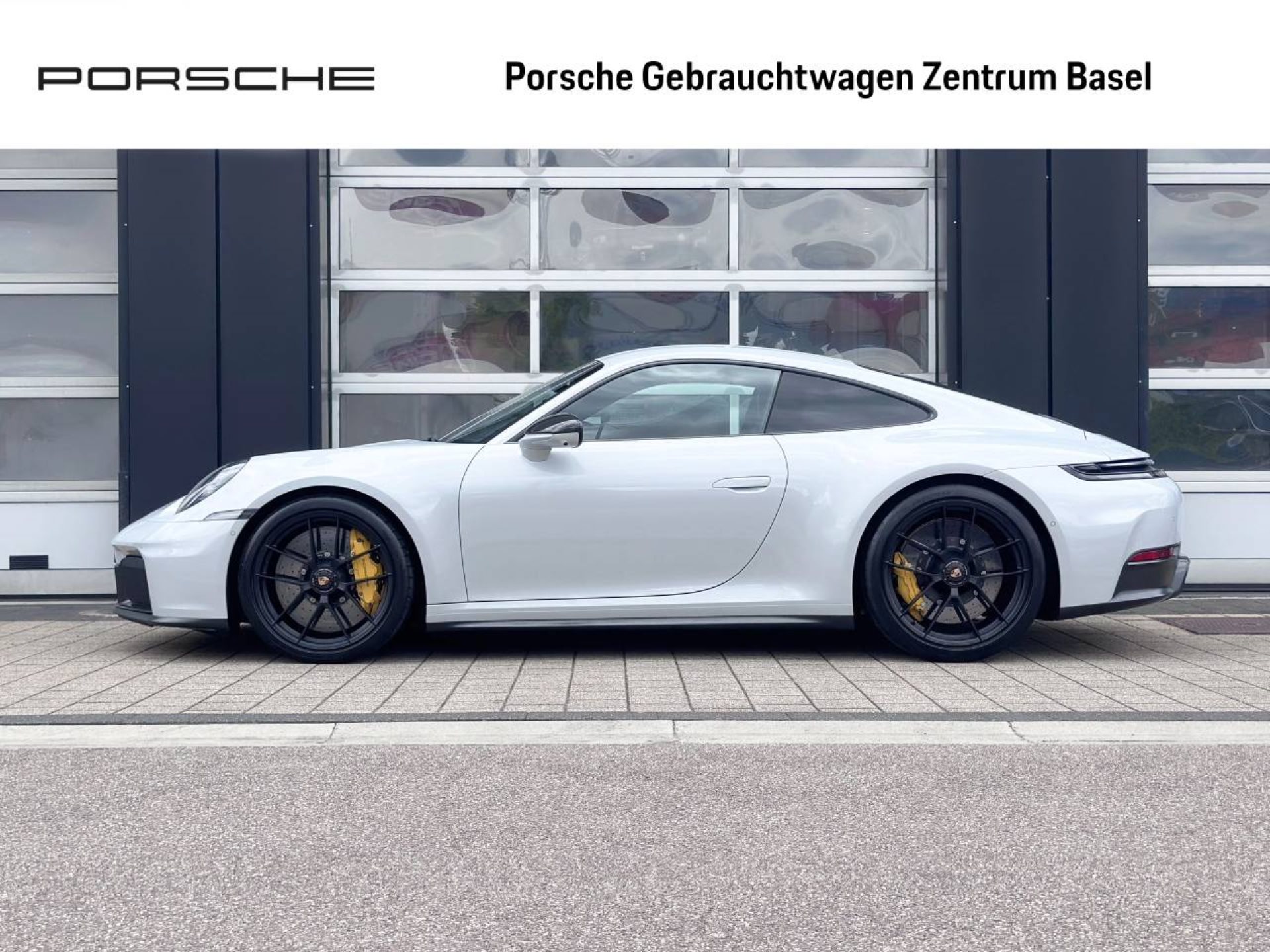 PORSCHE 911 Carrera 4 GTS-showroom-element-1