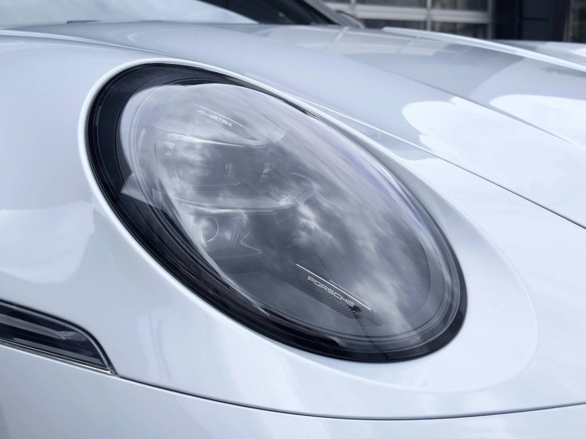 PORSCHE 911 Carrera 4 GTS-image-14