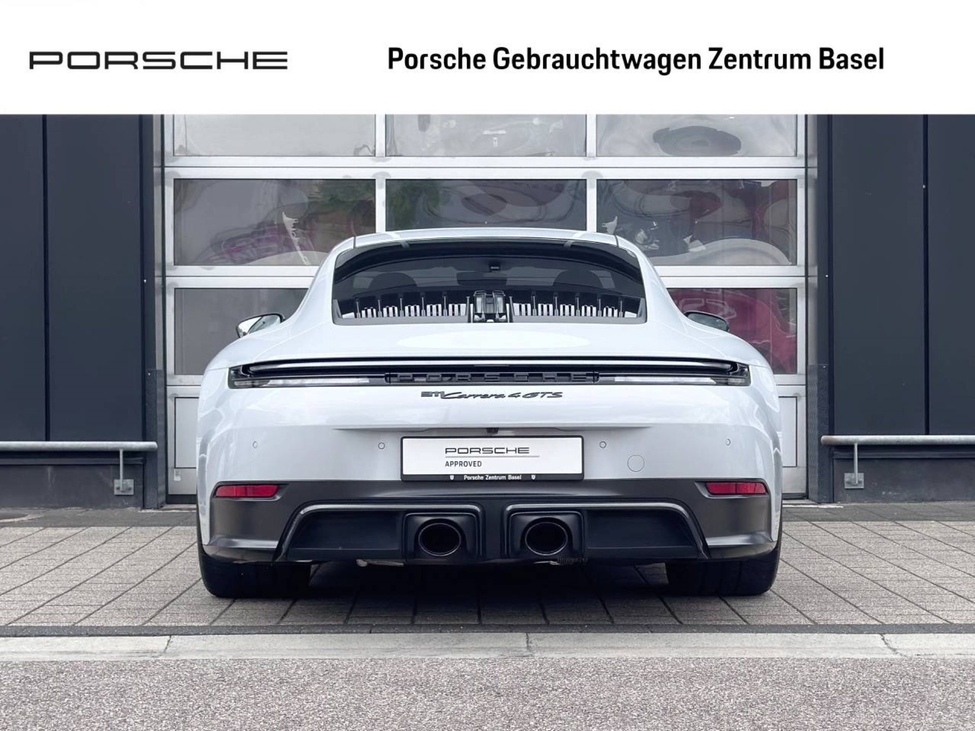 PORSCHE 911 Carrera 4 GTS-image-7