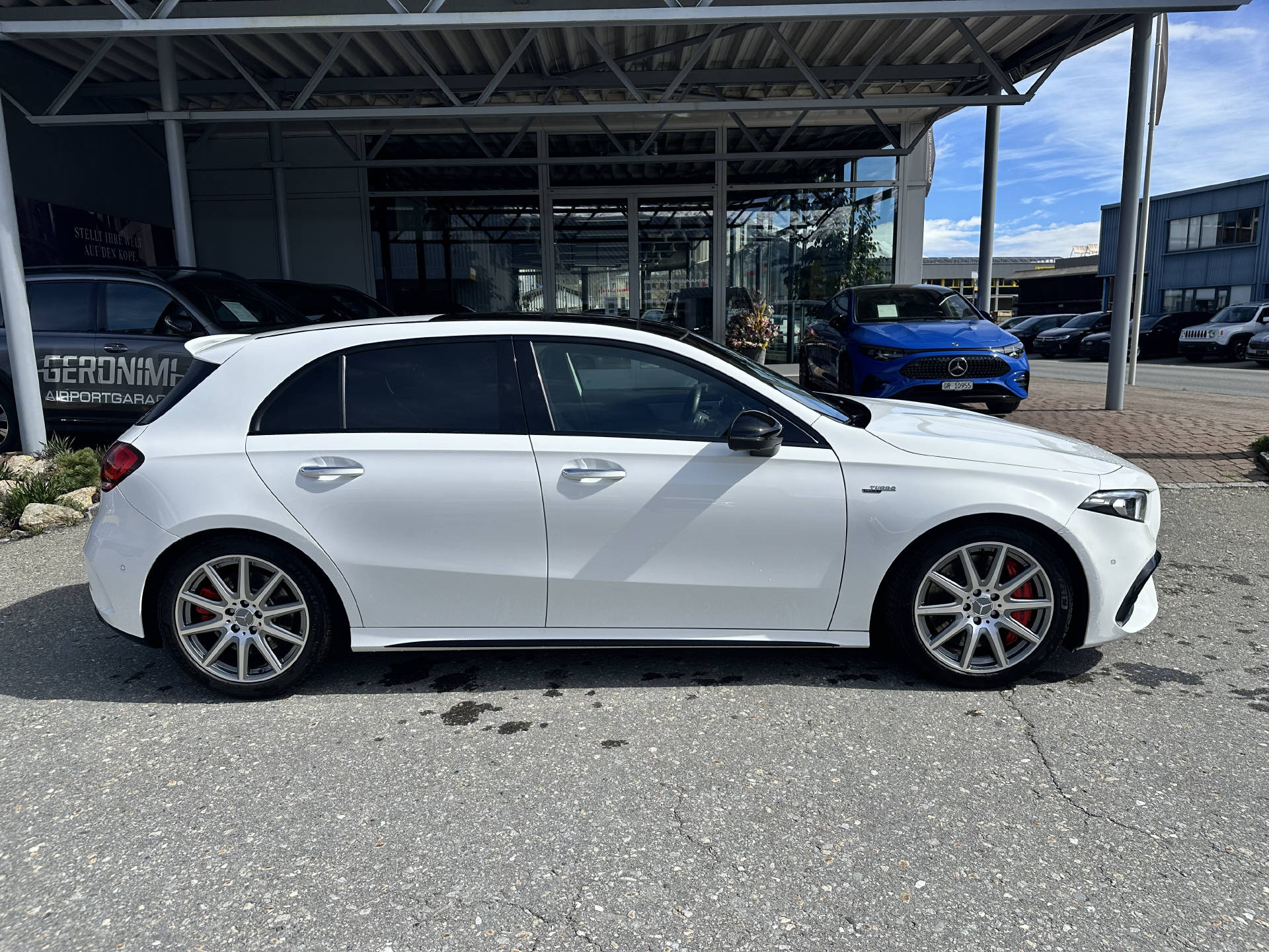 MERCEDES-BENZ A 45 S AMG 4matic+-showroom-element-1