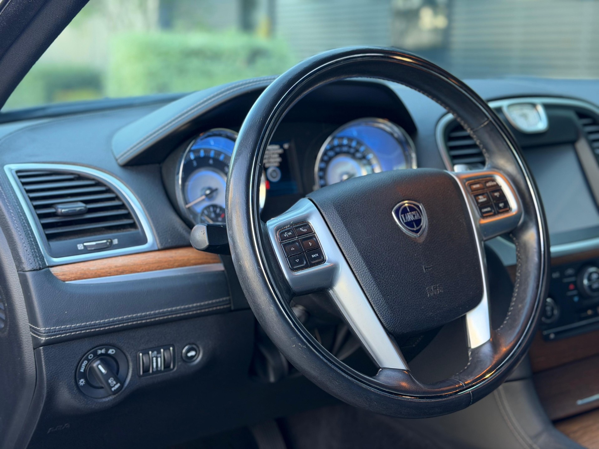 LANCIA Thema 3.6 Platinum 4WD Automatic-image-10
