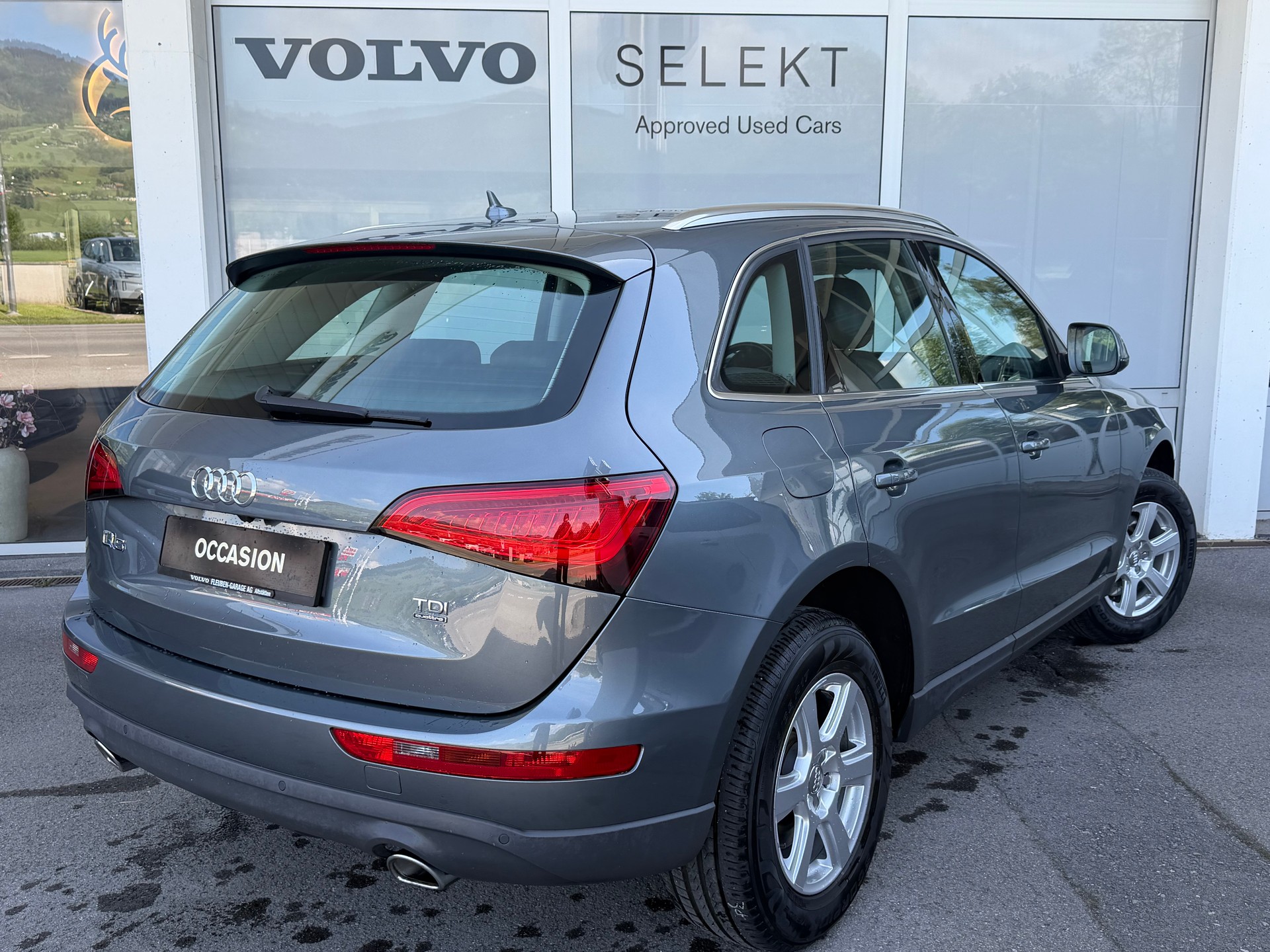 AUDI Q5 3.0 TDI quattro S-tronic-showroom-element-1