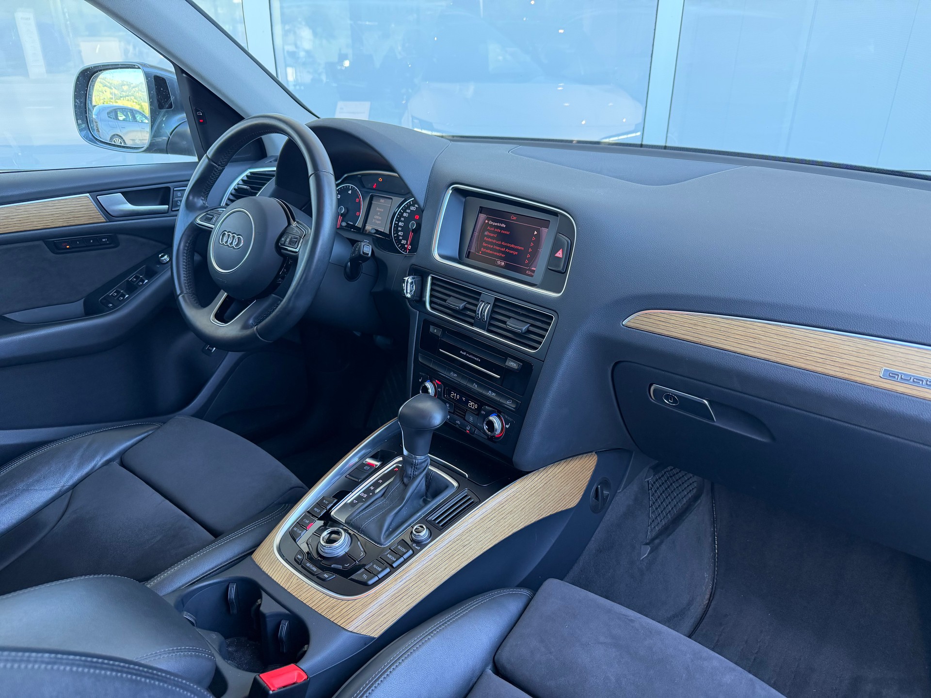 AUDI Q5 3.0 TDI quattro S-tronic-showroom-element-2