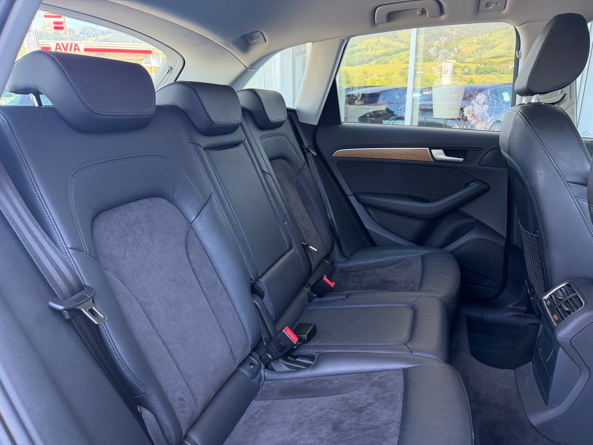 AUDI Q5 3.0 TDI quattro S-tronic-image-5